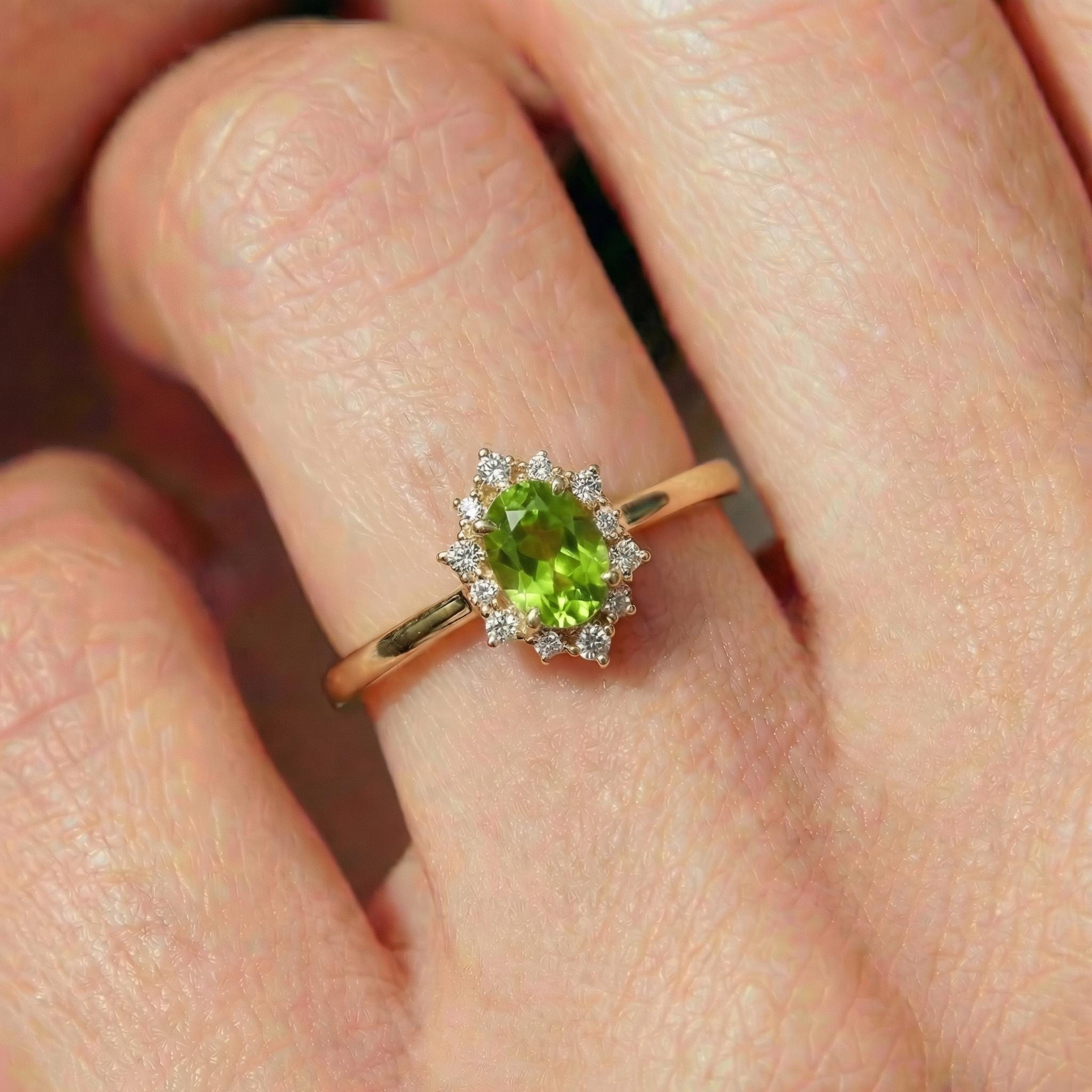 0.60ct Peridot Engagement Ring Set, 18K Solid Gold Vintage Halo Wedding Ring for Women, Oval Bridal Set August Birthstone