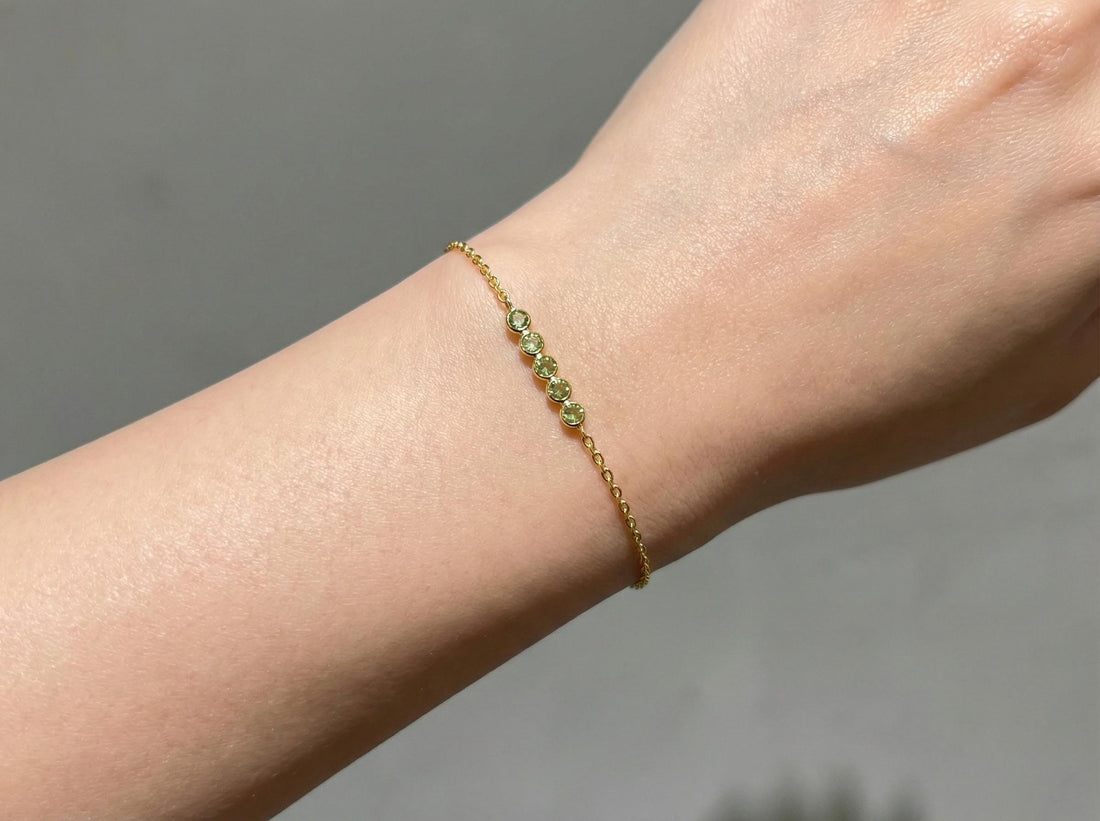 Peridot Birthstone Bracelet, August Birthstone Jewelry, Dainty Gold Bezel Station Chain, Personalized Bridesmaid Gift for Her