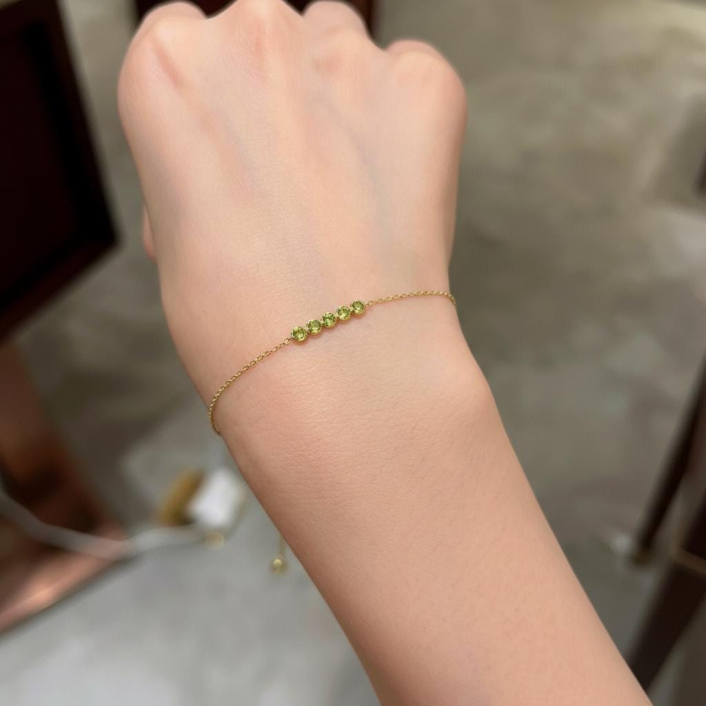 Peridot Birthstone Bracelet, August Birthstone Jewelry, Dainty Gold Bezel Station Chain, Personalized Bridesmaid Gift for Her
