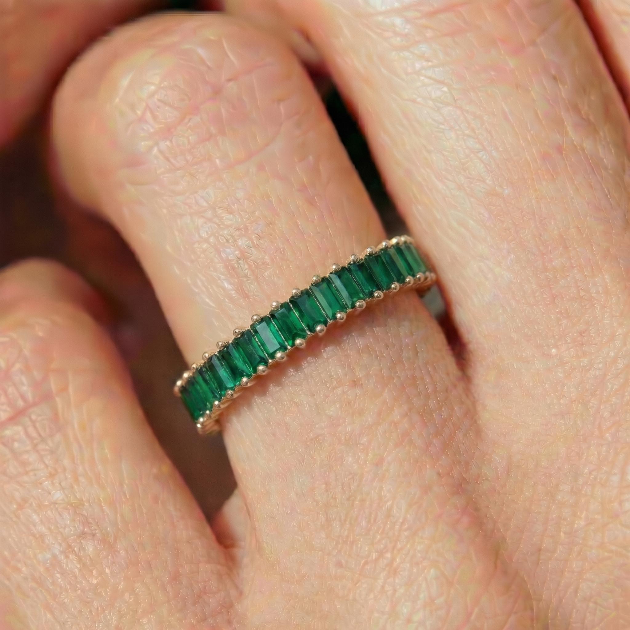 Baguette Emerald Wedding Band, 18K Gold Stackable Ring, Promise Ring Gift for Women, May Birthstone