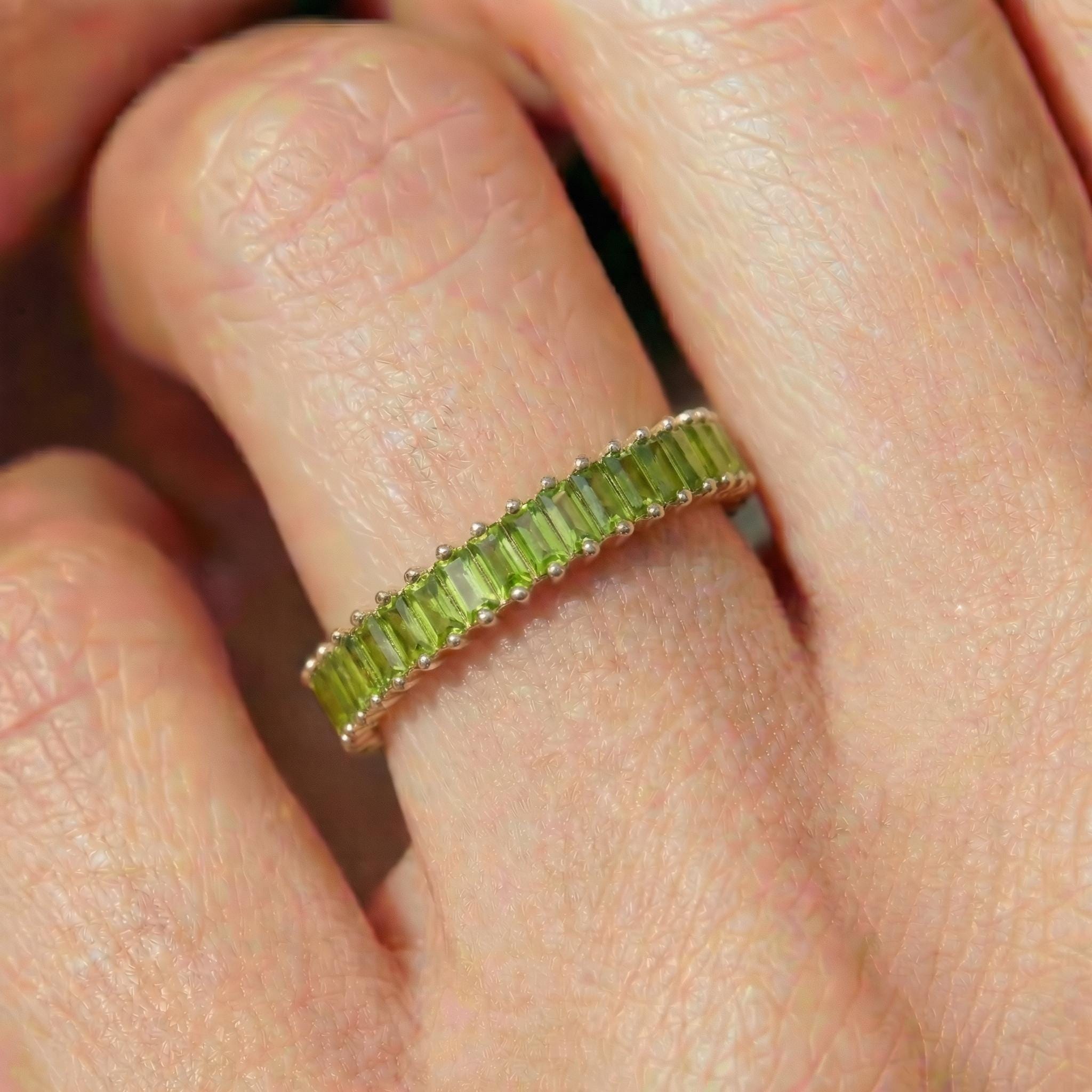 Baguette Peridot Wedding Band, 18K Gold Stackable Ring, Promise Ring Gift for Women, January Birthstone