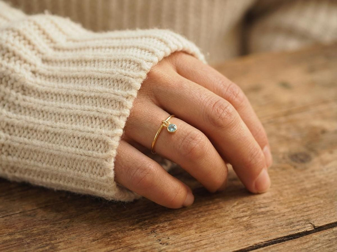 Aquamarine Charm Ring Dainty Blue Gemstone Ring Minimalist Bezel Aquamarine Ring March Birthstone Ring Delicate Gold Stackable Ring Gift