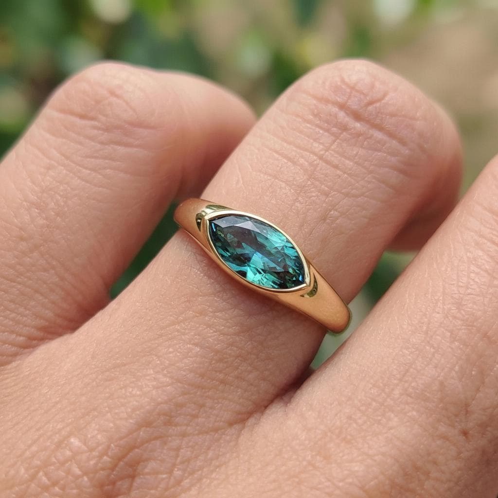 1.5ct Marquise Bezel Alexandrite Ring, 14K Solid Gold Signet Engagement Ring, Minimalist Pinky Promise Gift, June Birthstone Ring