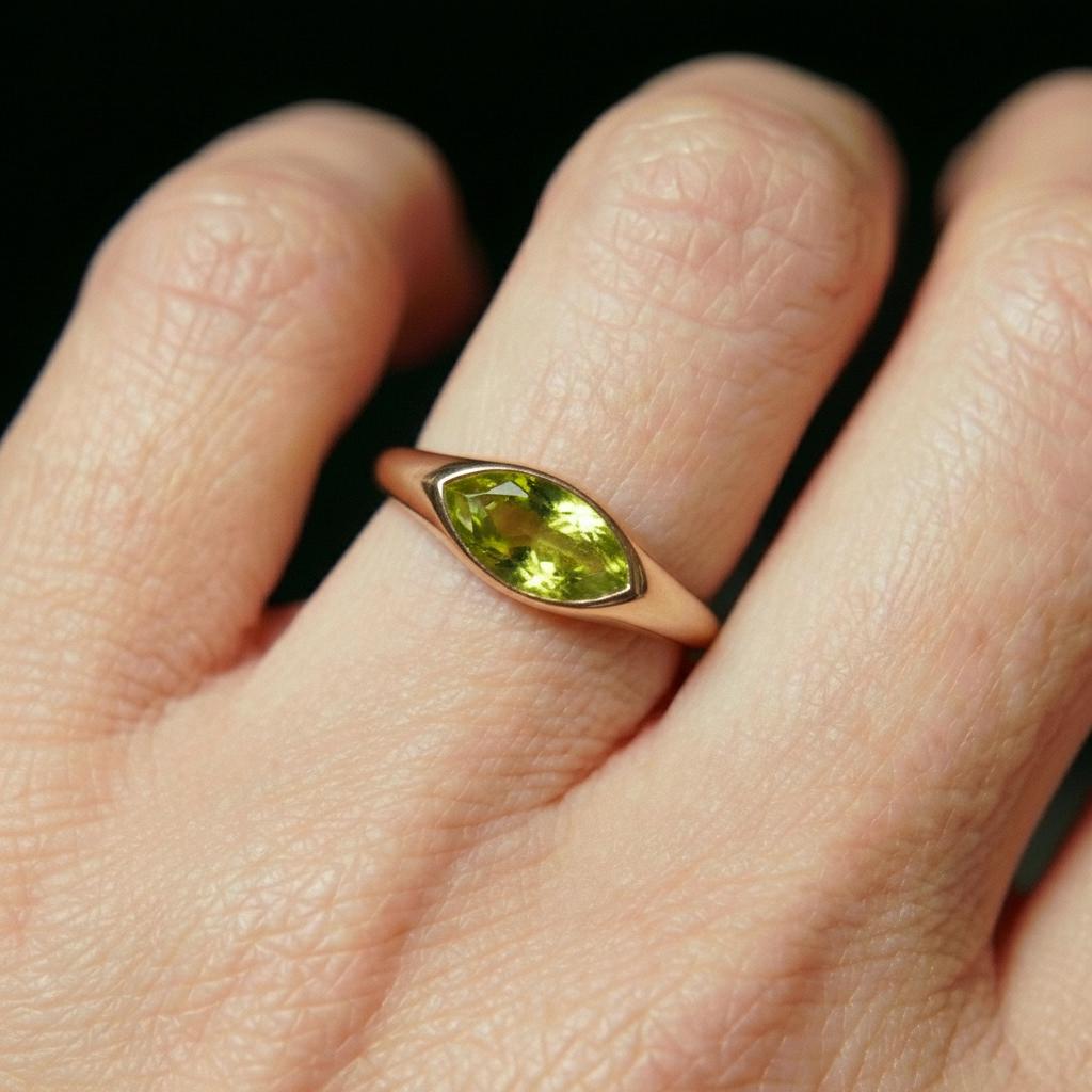 1.5ct Marquise Bezel Peridot Ring, 14K Solid Gold Signet Engagement Ring, Minimalist Pinky Promise Gift, August Birthstone Ring