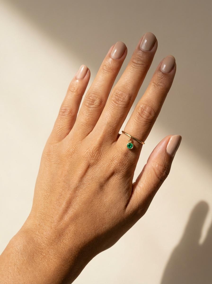 Green Sapphire Charm Ring Dainty Green Gemstone Ring Minimalist Bezel Green Sapphire Ring Unique Stackable Ring Delicate Gold Ring Gift