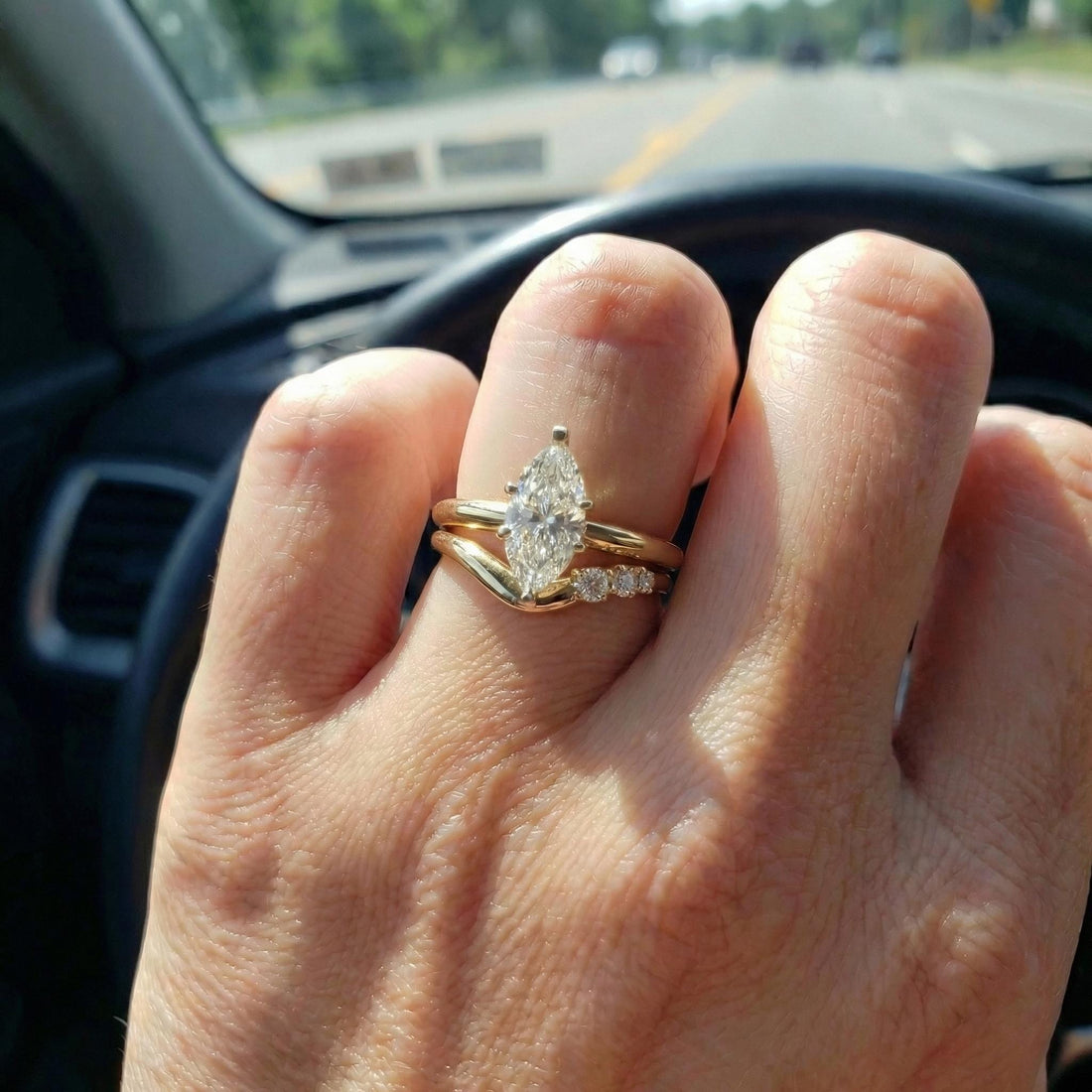 Unique Moissanite Curved Wedding Band, Solid Gold Round Cut Stacking Ring, Personalized Matching Eve Ring for Women, Minimalist Jewelry