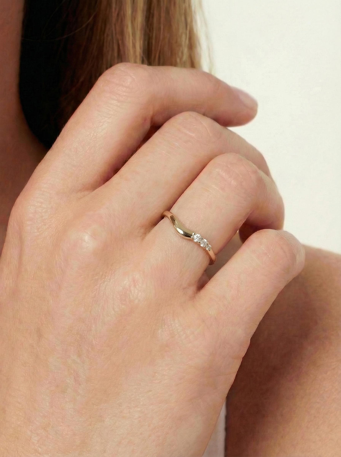 Unique Moissanite Curved Wedding Band, Solid Gold Round Cut Stacking Ring, Personalized Matching Eve Ring for Women, Minimalist Jewelry