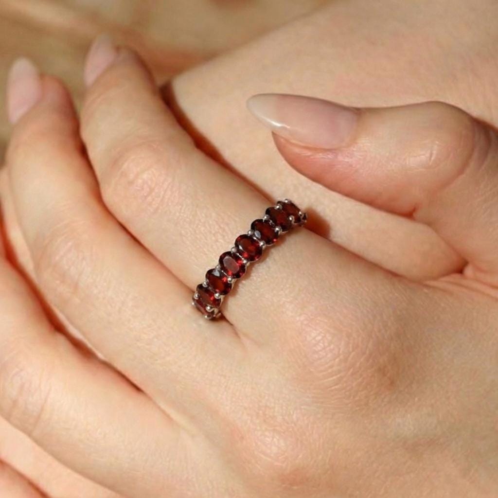 2.1CT Oval Garnet Wedding Band, Shared Prong Garnet Ring, Almost Eternity Ring, Classic Stackable January Birthstone Band
