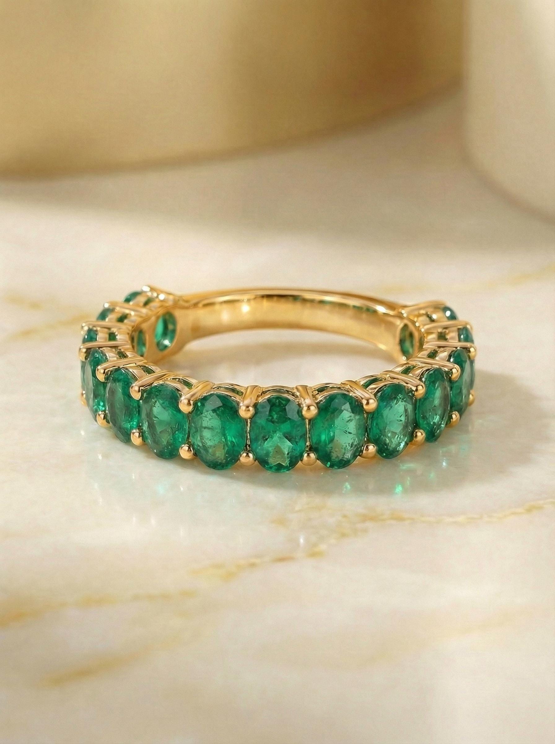 2.1CT Oval Emerald Wedding Band, Shared Prong Emerald Ring, Almost Eternity Ring, Classic Stackable May Birthstone Band