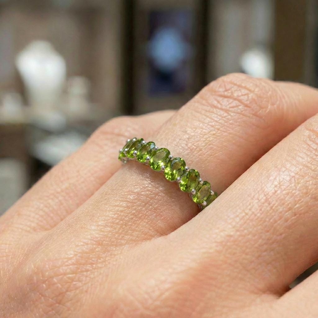 2.1CT Oval Peridot Wedding Band, Shared Prong Peridot Ring, Almost Eternity Ring, Classic Stackable August Birthstone Band