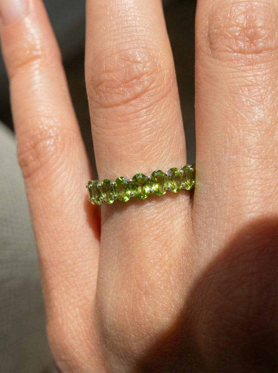2.1CT Oval Peridot Wedding Band, Shared Prong Peridot Ring, Almost Eternity Ring, Classic Stackable August Birthstone Band