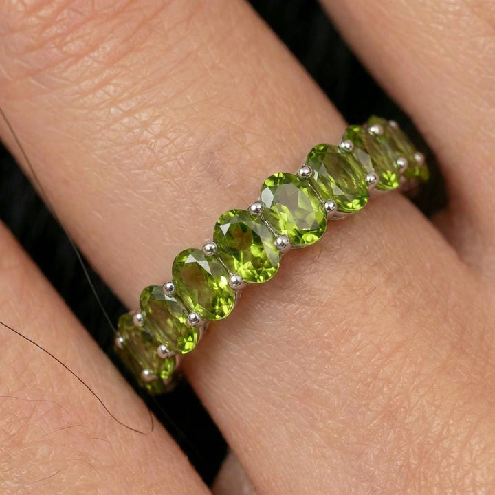 2.1CT Oval Peridot Wedding Band, Shared Prong Peridot Ring, Almost Eternity Ring, Classic Stackable August Birthstone Band