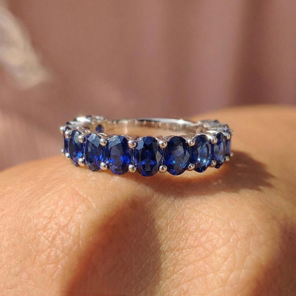 2.1CT Oval Blue Sapphire Wedding Band, Shared Prong Blue Sapphire Ring, Almost Eternity Ring, Classic Stackable September Birthstone Band