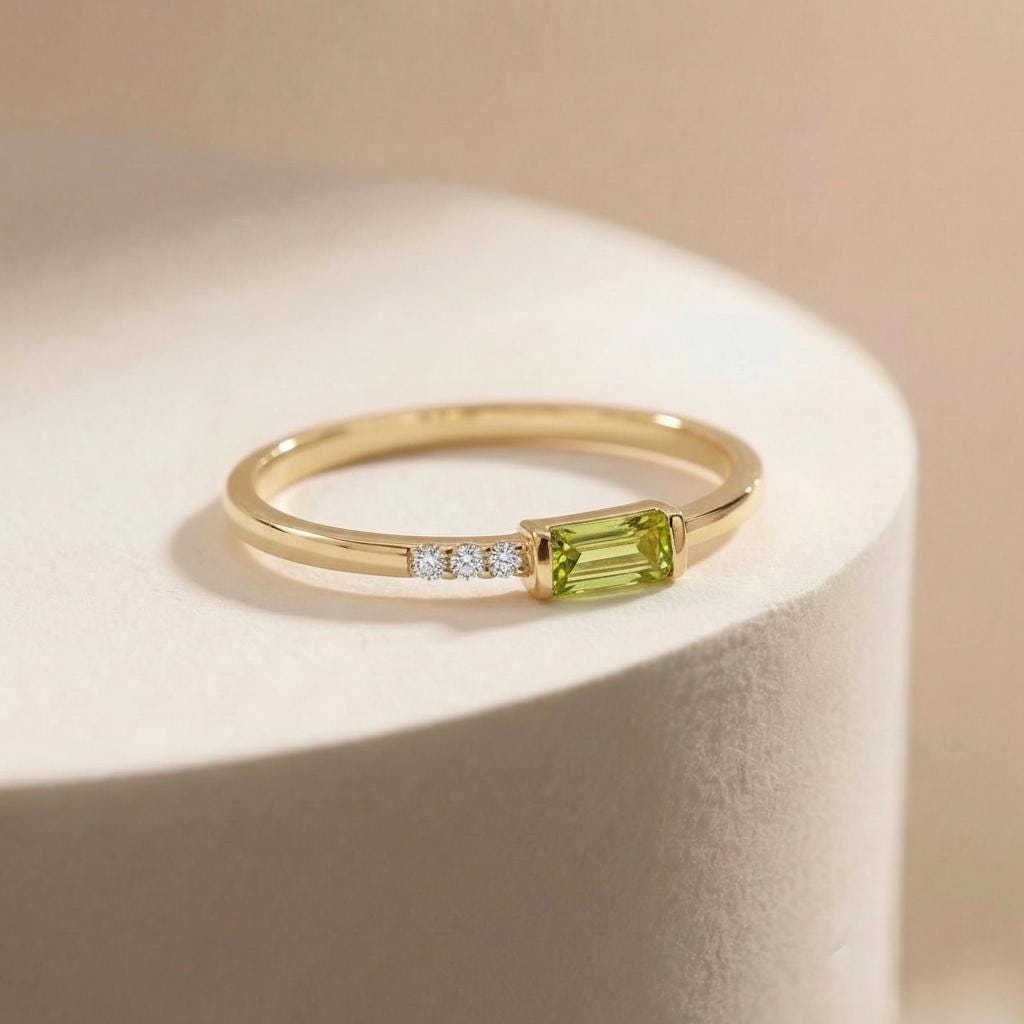 Dainty Baguette Peridot Ring, Minimalist August Birthstone Ring, Personalized Birthstone Gift for Mom , Wife Gift