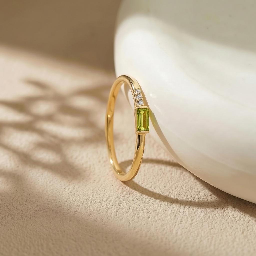 Dainty Baguette Peridot Ring, Minimalist August Birthstone Ring, Personalized Birthstone Gift for Mom , Wife Gift