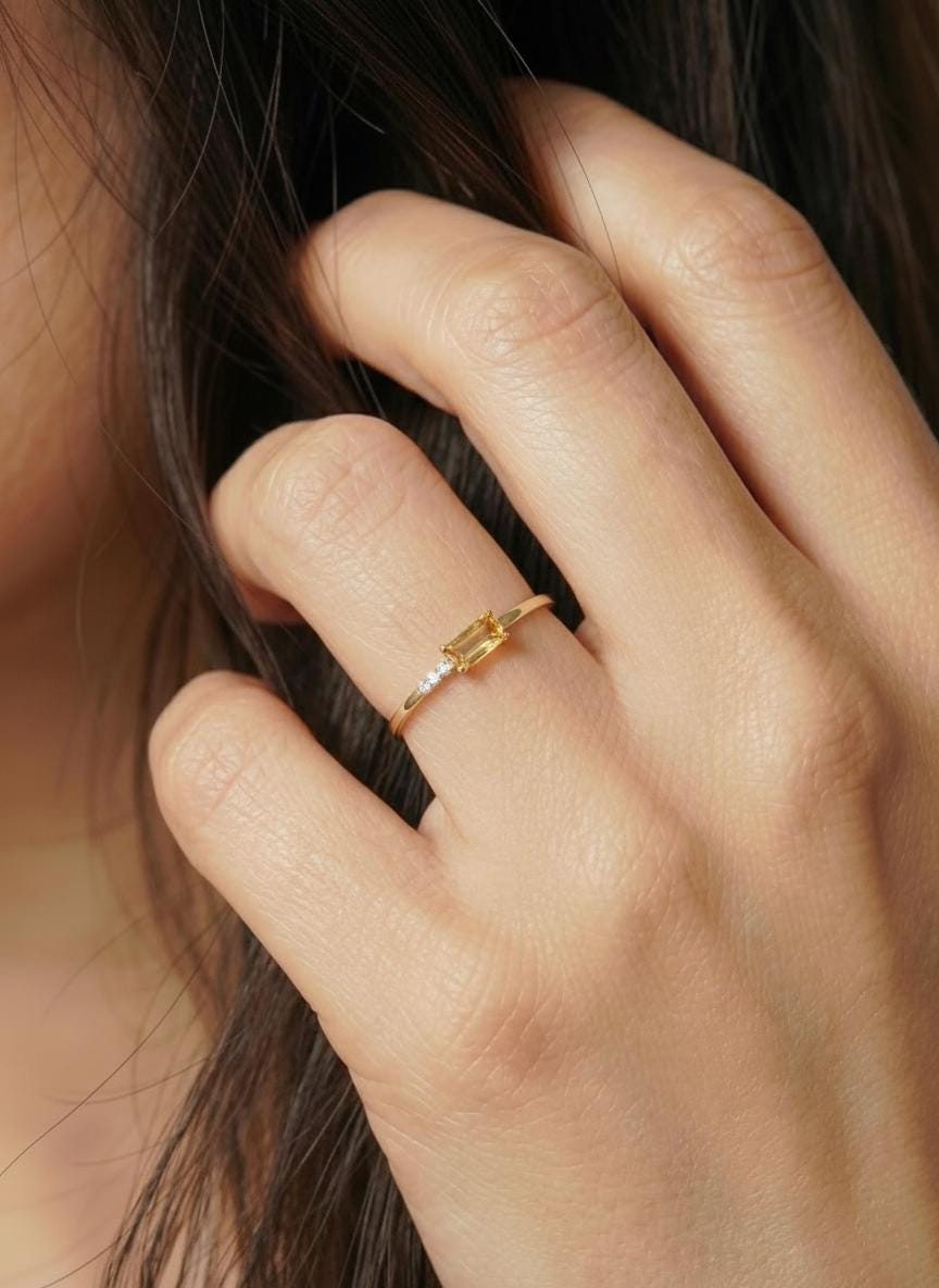 Dainty Baguette Citrine Ring, Minimalist November Birthstone Ring, Personalized Birthstone Band, Perfect Gift for Mom-Wife-Daughter