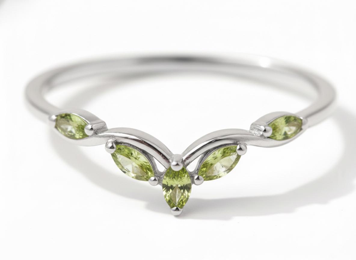 Curved Peridot Marquise Cluster Band, 18K Gold August Birthstone V-Shaped Ring, Dainty Green Peridot Enhancer