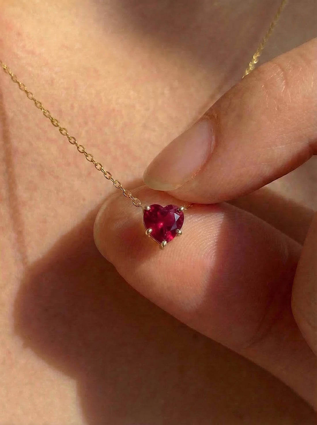 Dainty Gold Heart Garnet Necklace | Delicate Red Gemstone Pendant | January Birthstone Jewelry | Minimalist Love Gift for Her, Anniversary