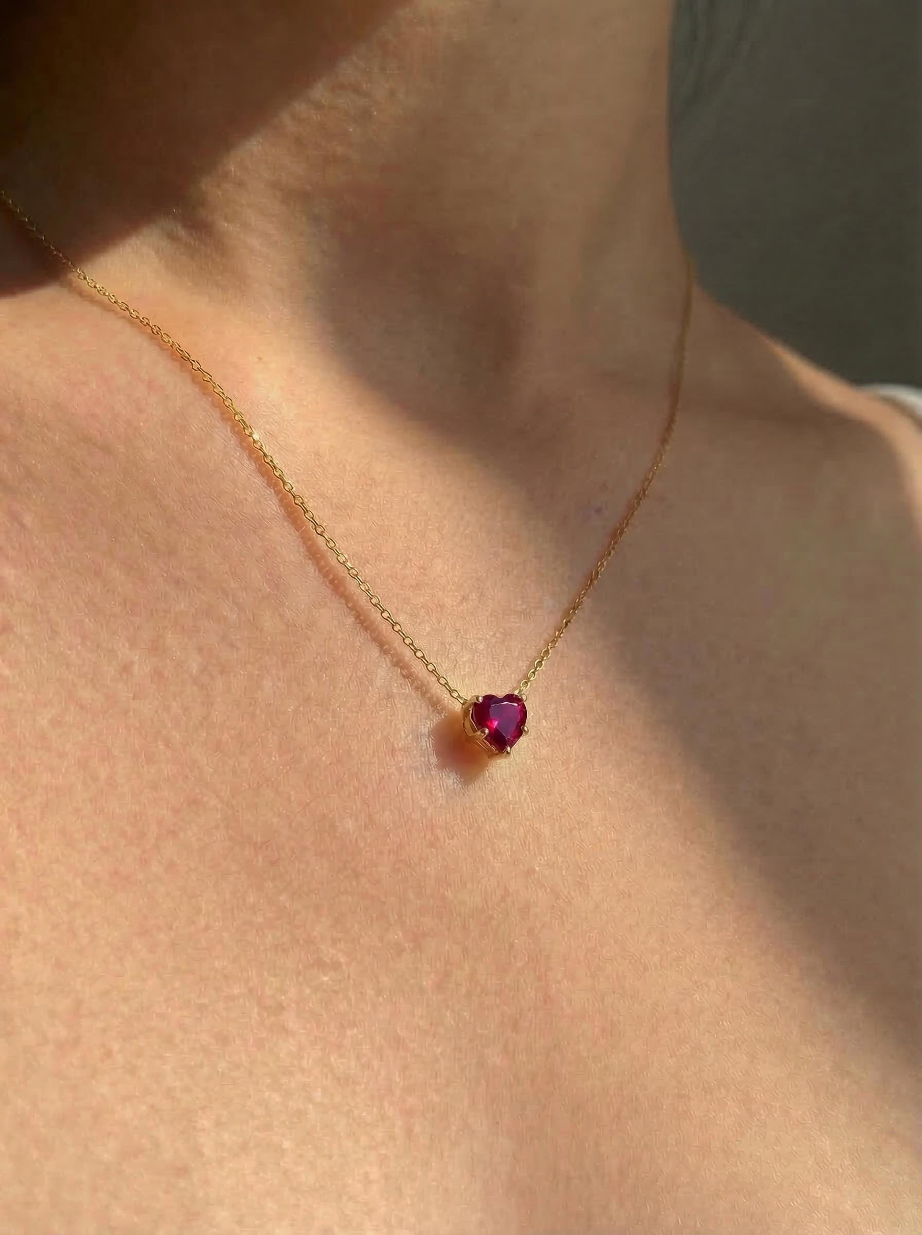 Dainty Gold Heart Garnet Necklace | Delicate Red Gemstone Pendant | January Birthstone Jewelry | Minimalist Love Gift for Her, Anniversary