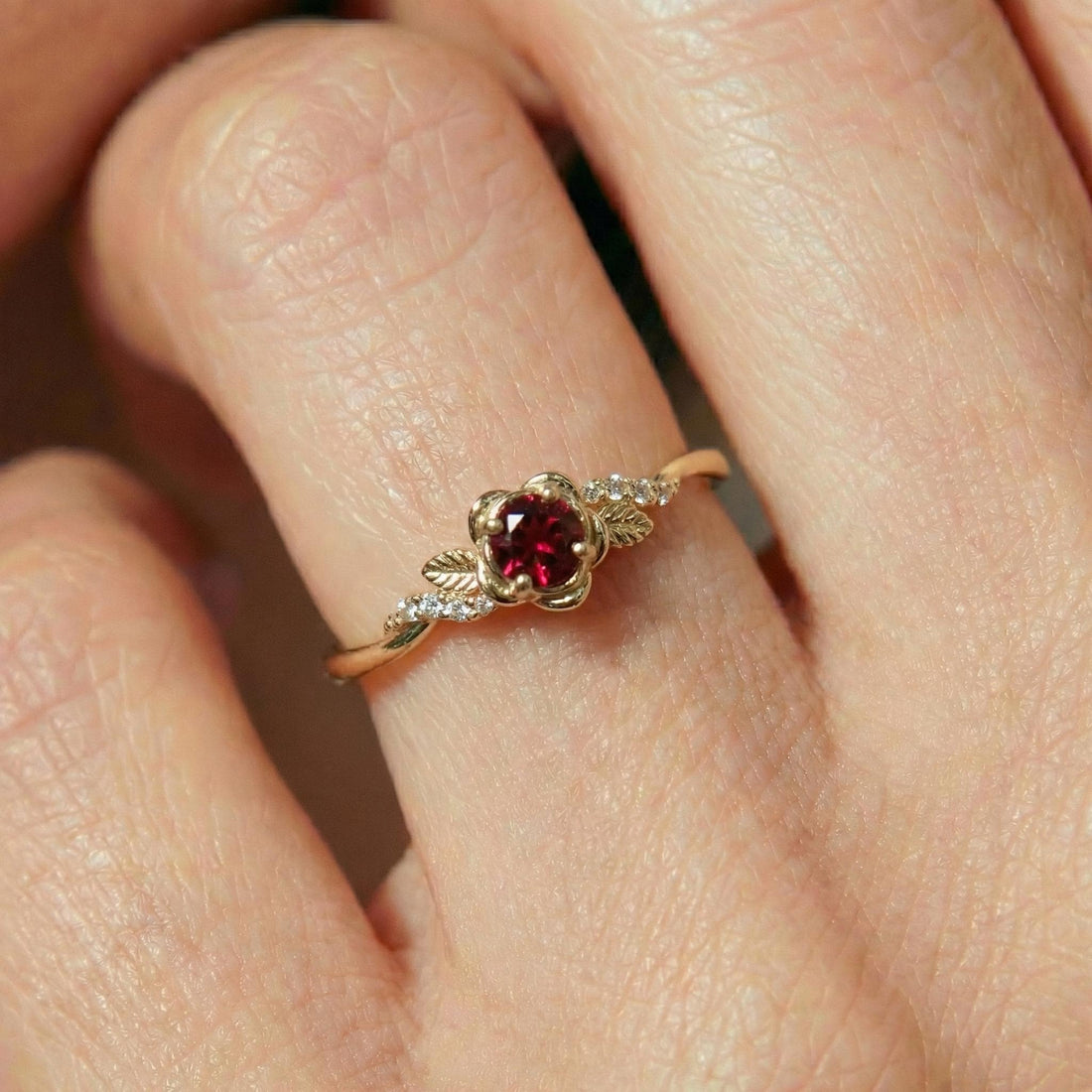 Flower Garnet Engagement Ring, Floral Twist Promise Ring for Women, Nature Inspired Leaf Wedding Ring, January Birthstone