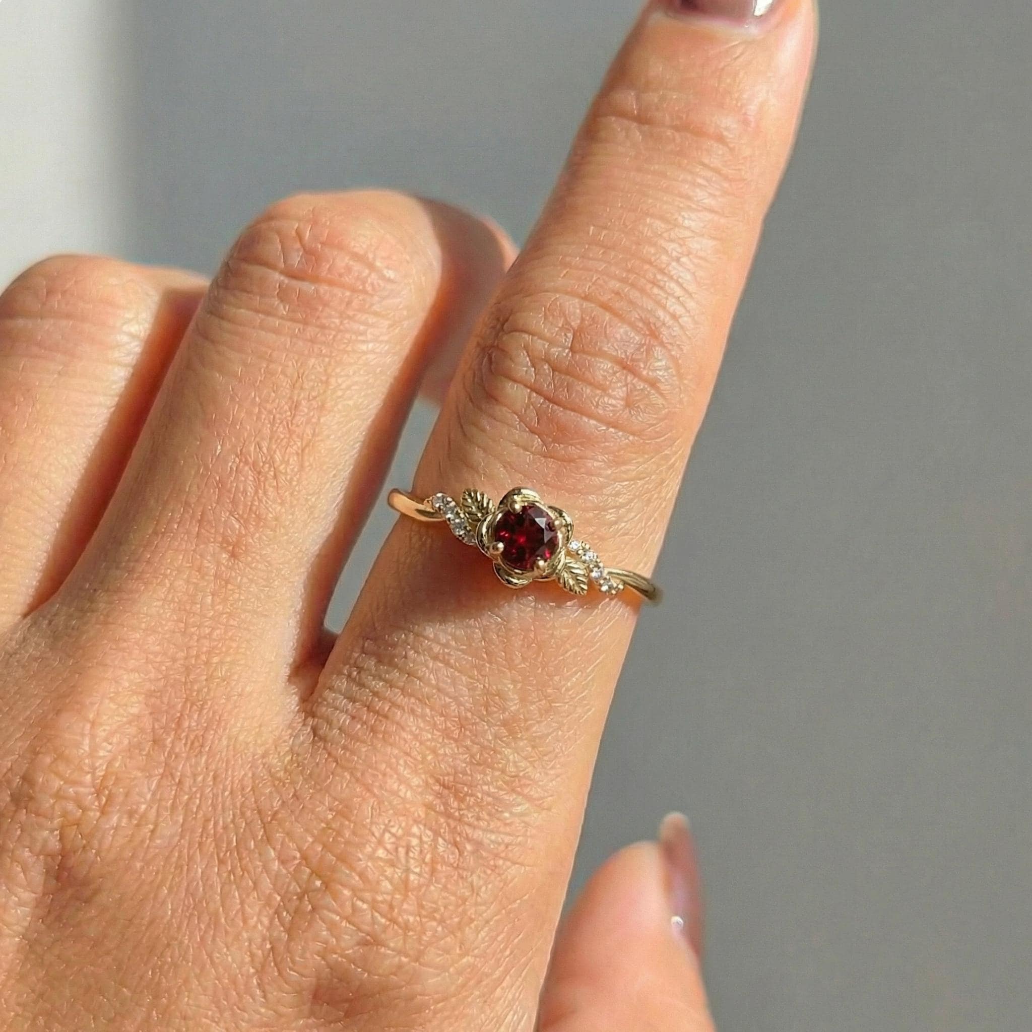 Flower Garnet Engagement Ring, Floral Twist Promise Ring for Women, Nature Inspired Leaf Wedding Ring, January Birthstone