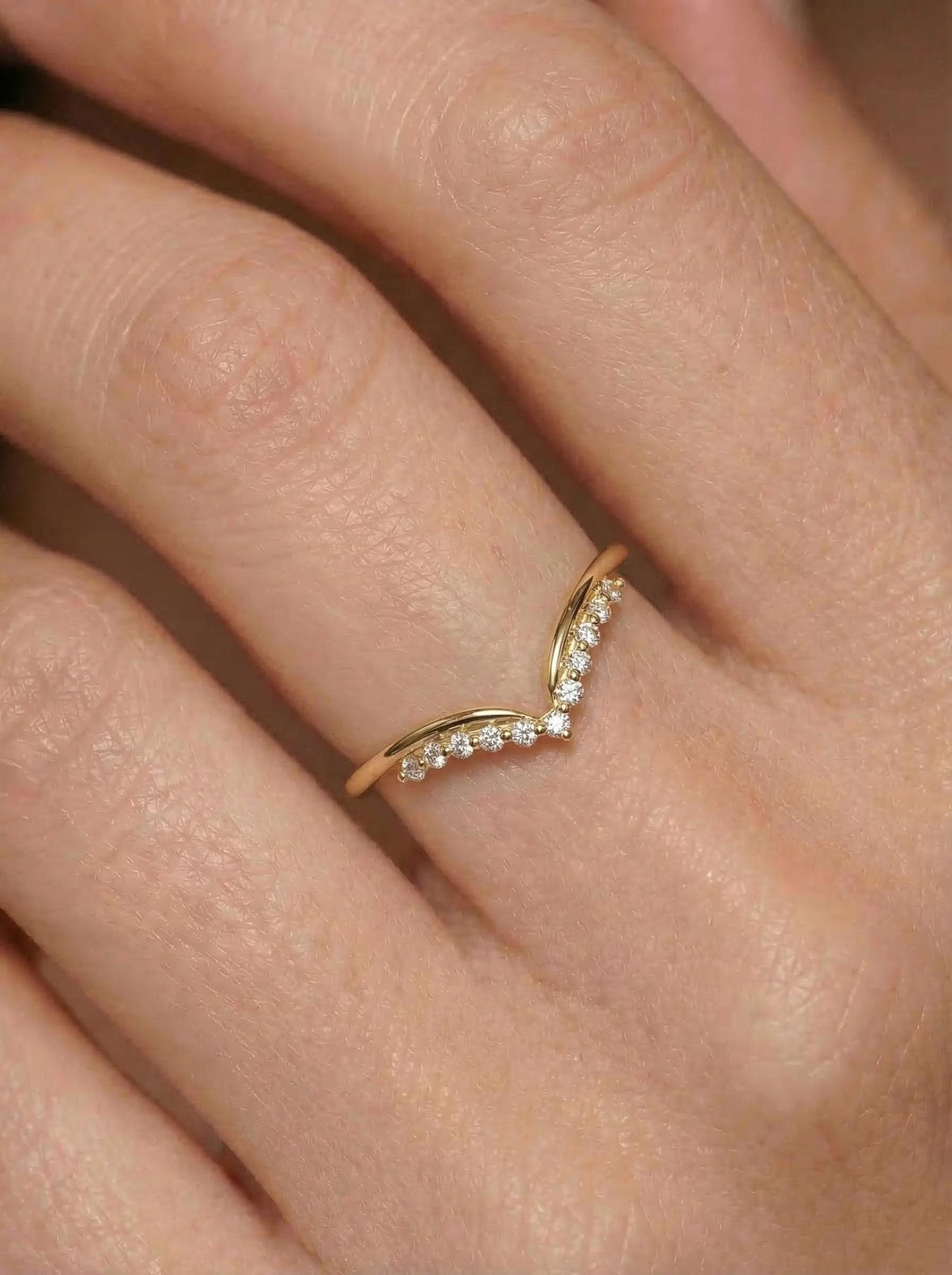 Delicate Moissanite Curved Wedding Band, Curve Stacking Ring, Matching Wedding Ring Gift for Women, Crown Ring