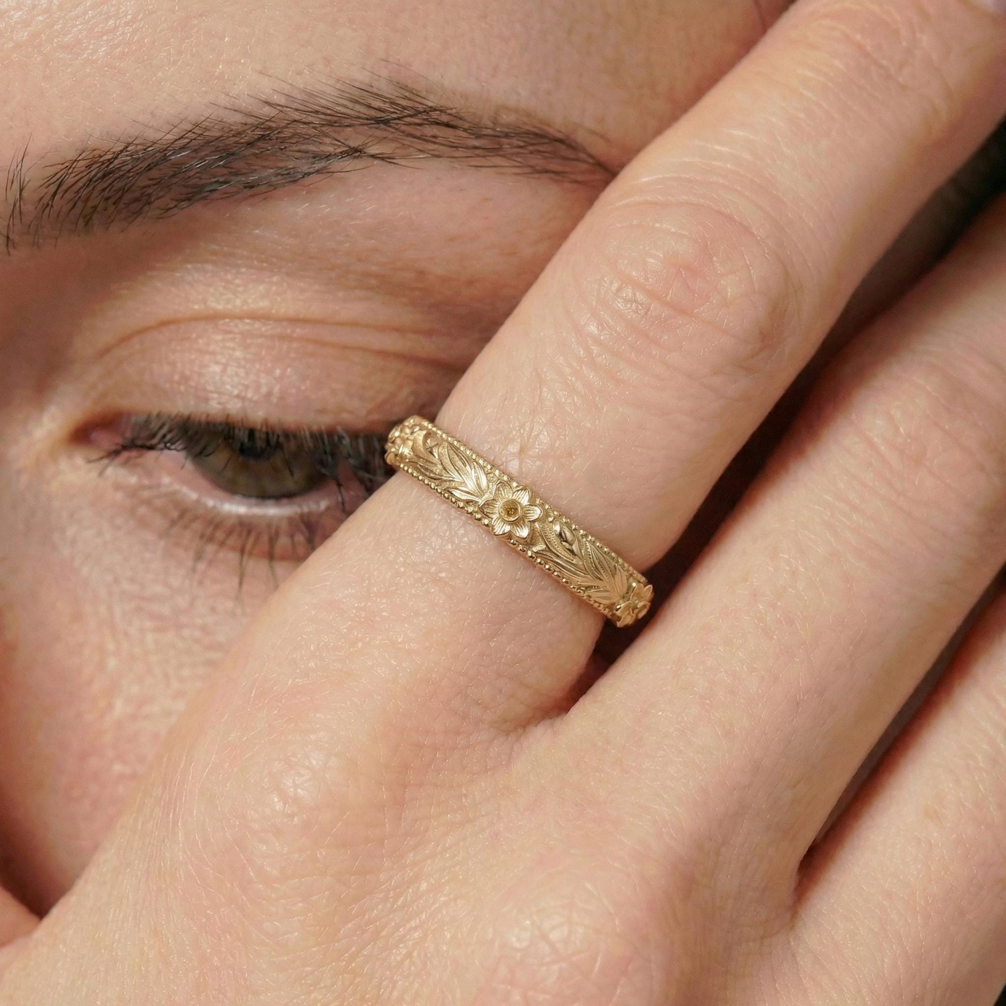 Daffodil Floral Wedding Band, Unique Flower 10K/14K/18K Plain Gold Antique Ring, March Birth Flower Band