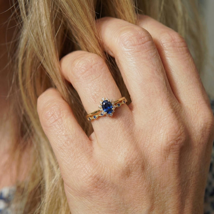 0.60ct Sapphire Engagement Ring Set, 18K Solid Gold Vintage Halo Wedding Ring for Women, Oval Bridal Set, September Birthstone