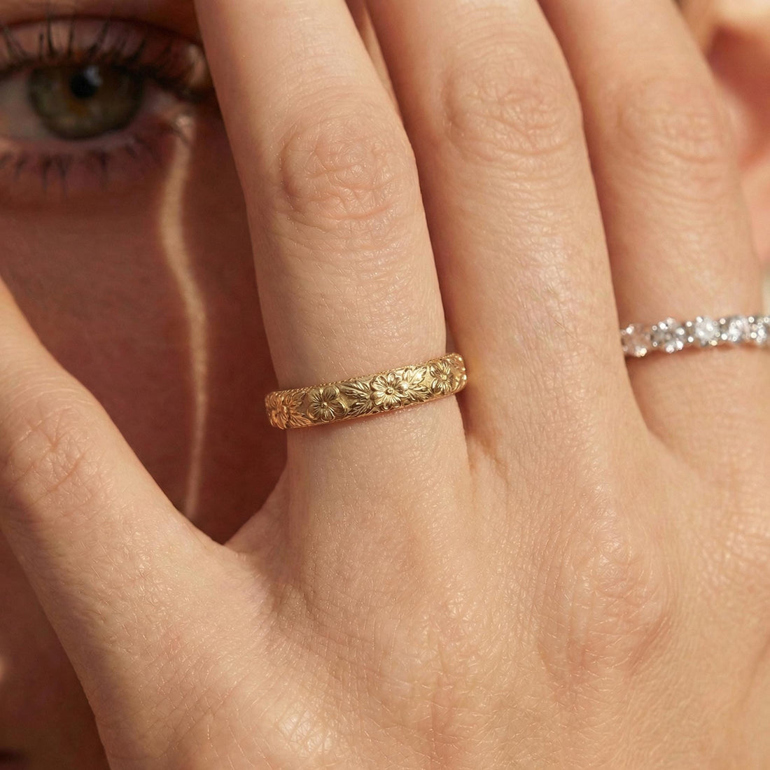 Violet Primrose Floral Wedding Band, Unique Flower 10K/14K/18K Plain Gold Antique Ring, February Birth Flower Band