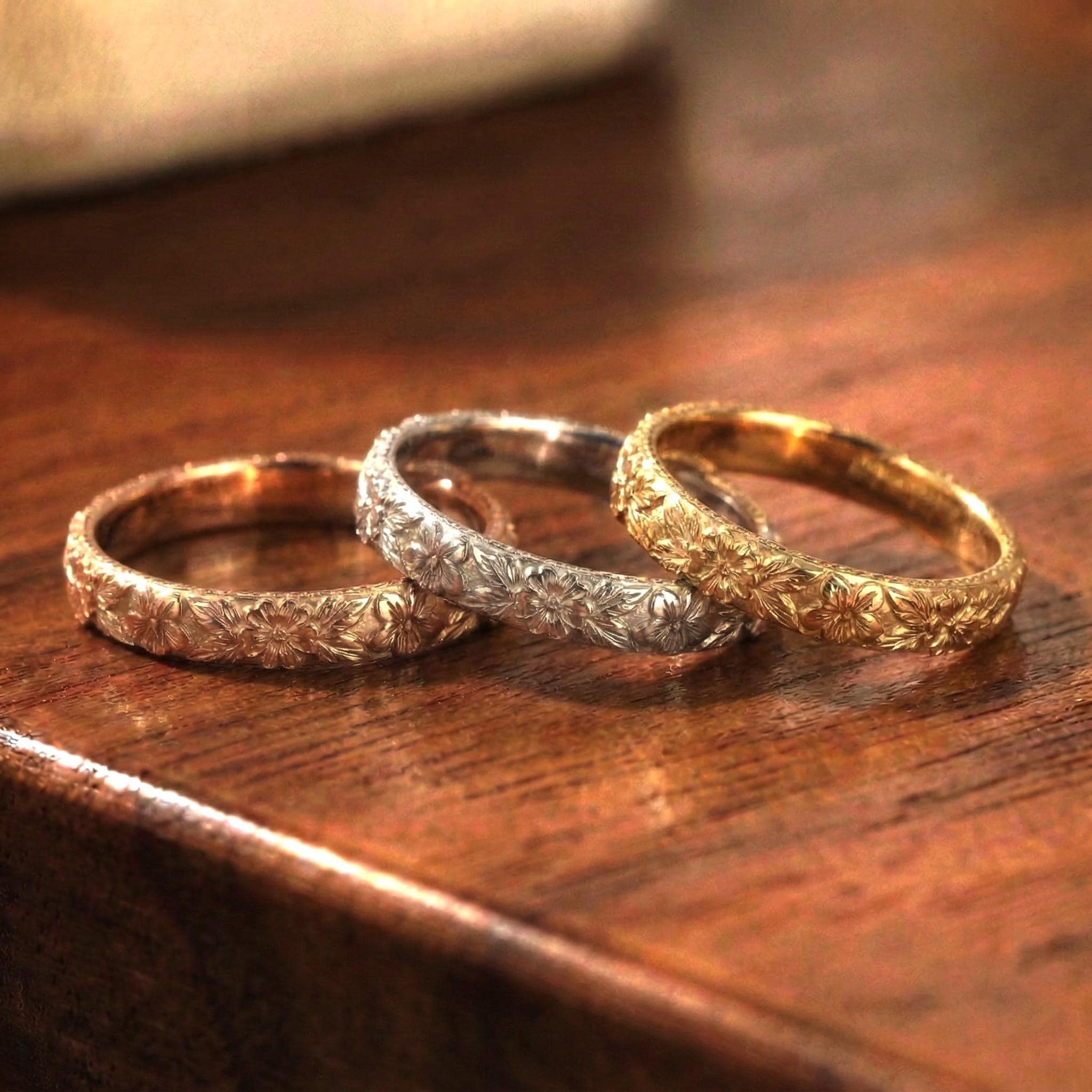 Violet Primrose Floral Wedding Band, Unique Flower 10K/14K/18K Plain Gold Antique Ring, February Birth Flower Band