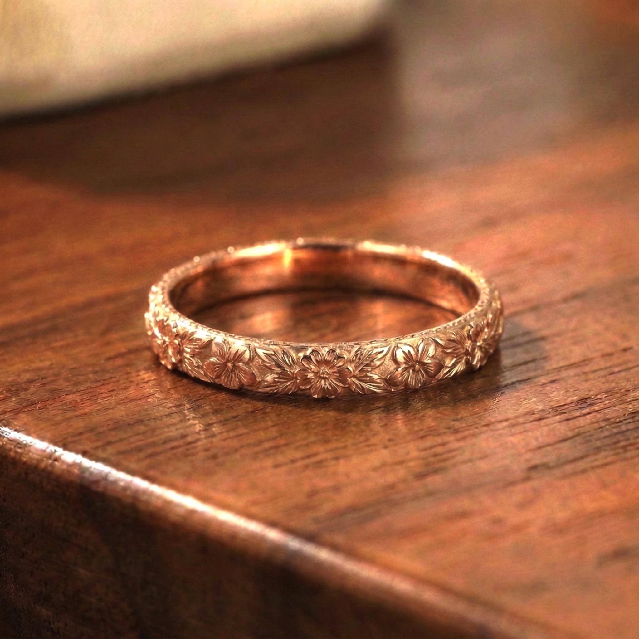 Violet Primrose Floral Wedding Band, Unique Flower 10K/14K/18K Plain Gold Antique Ring, February Birth Flower Band