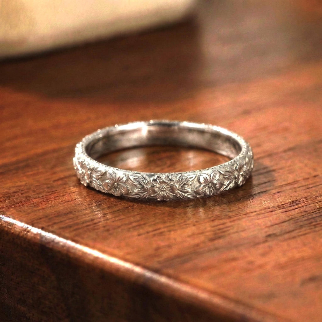 Violet Primrose Floral Wedding Band, Unique Flower 10K/14K/18K Plain Gold Antique Ring, February Birth Flower Band
