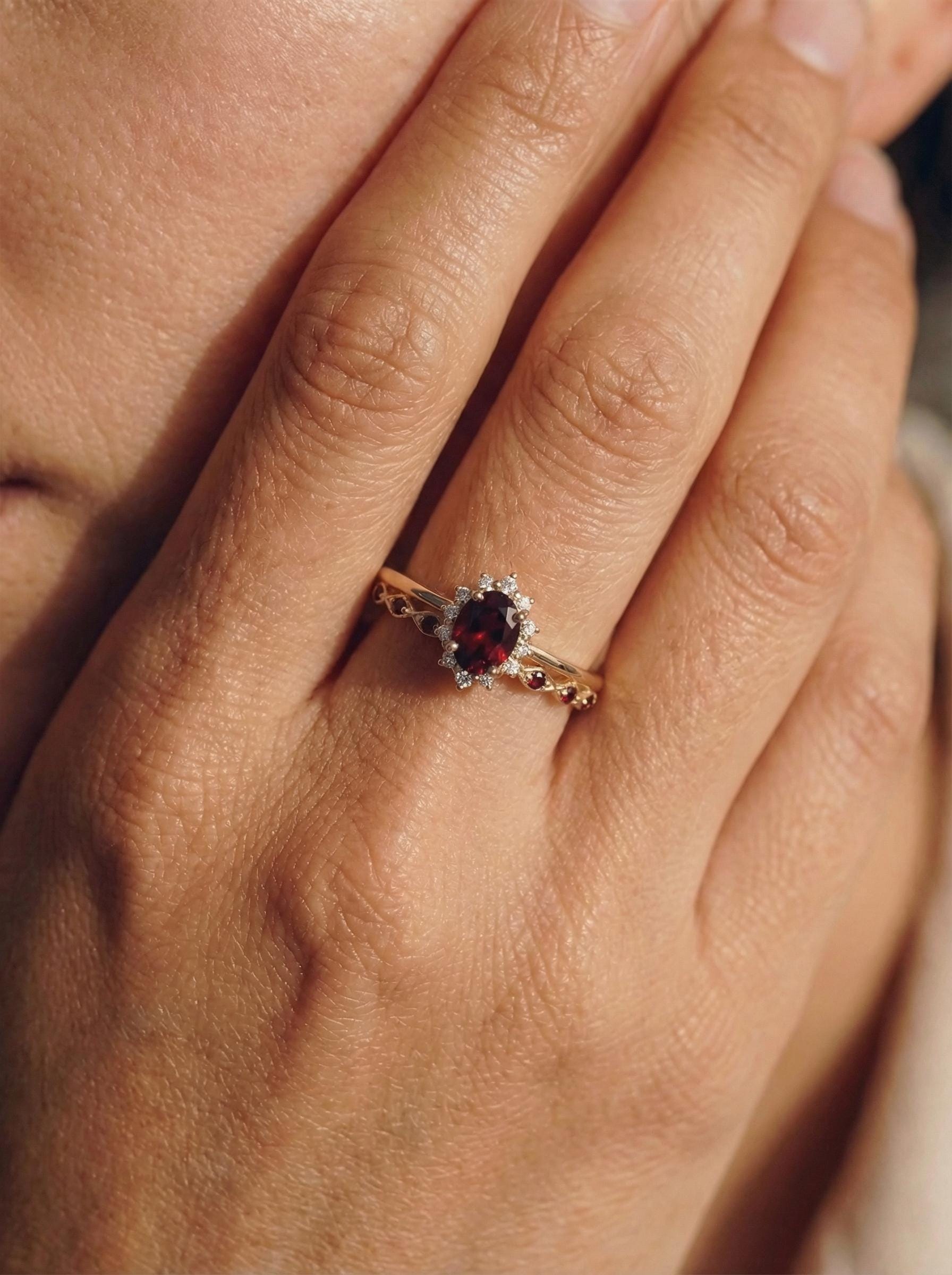 0.60ct Garnet Engagement Ring Set, 18K Solid Gold Vintage Halo Wedding Ring for Women, Oval Bridal Set January Birthstone