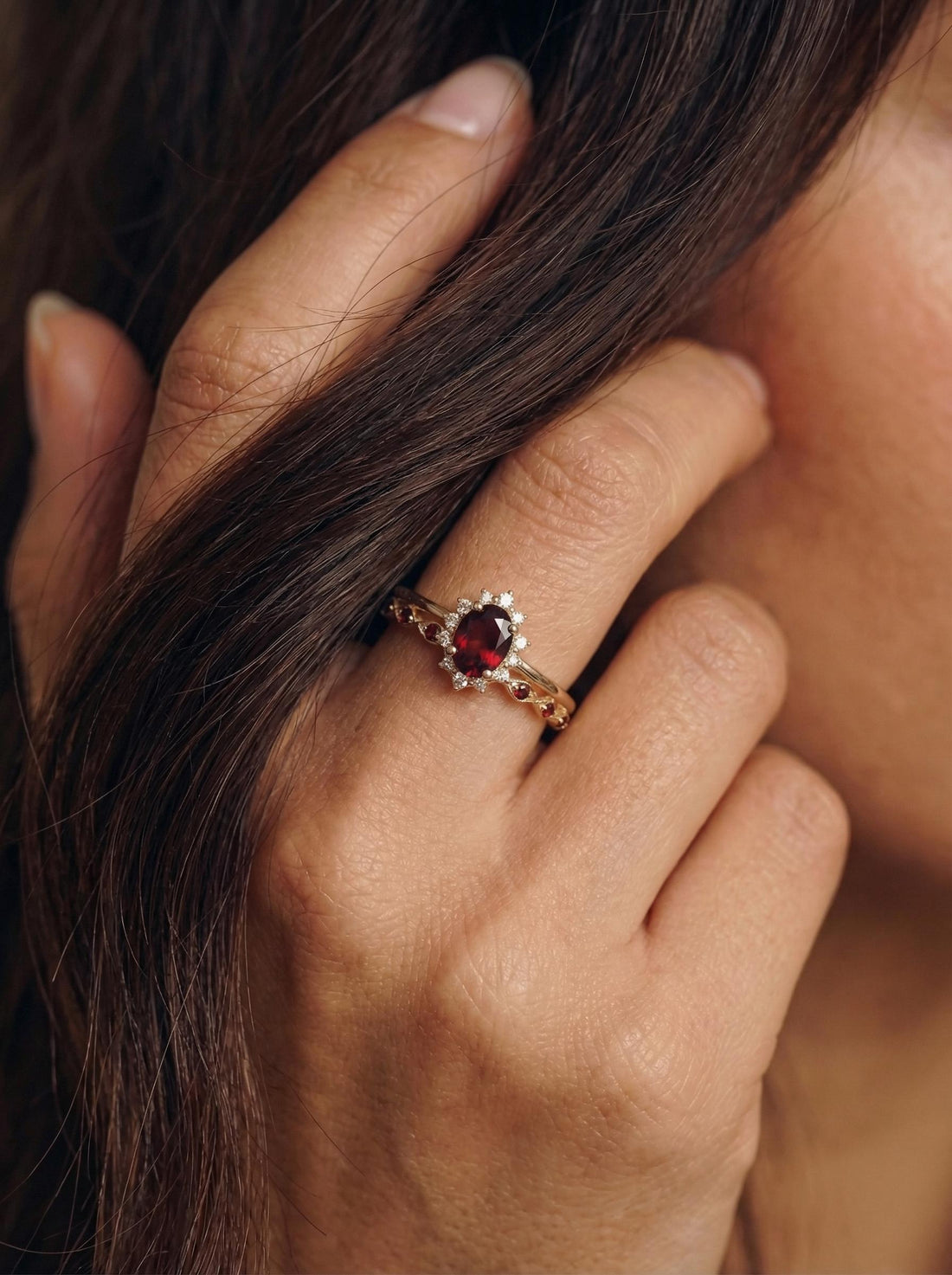 0.60ct Garnet Engagement Ring Set, 18K Solid Gold Vintage Halo Wedding Ring for Women, Oval Bridal Set January Birthstone