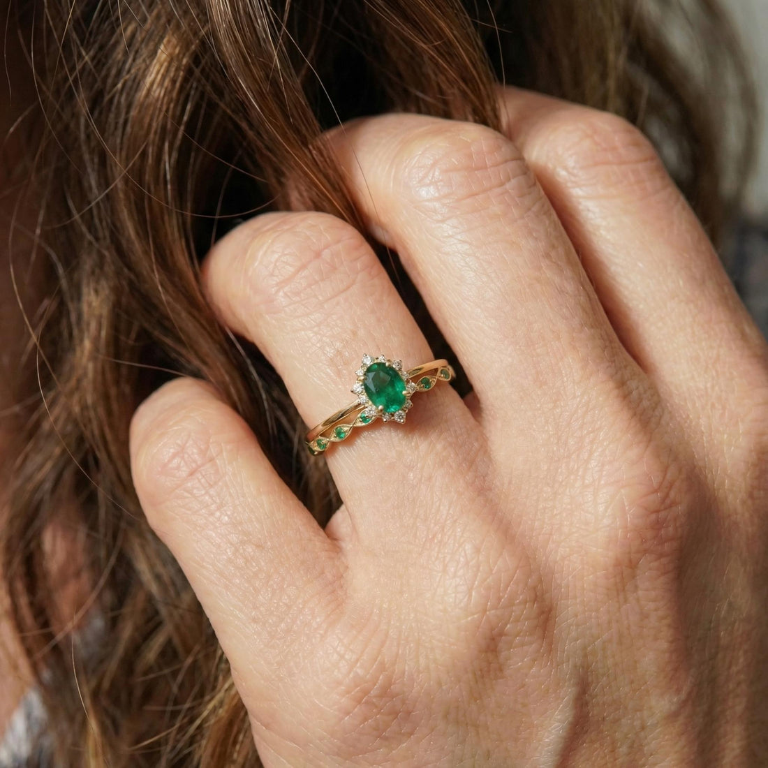 Oval Emerald Halo Engagement Ring Set, May Birthstone Bridal Set, Vintage Gold Wedding Ring, Anniversary Gift for Her