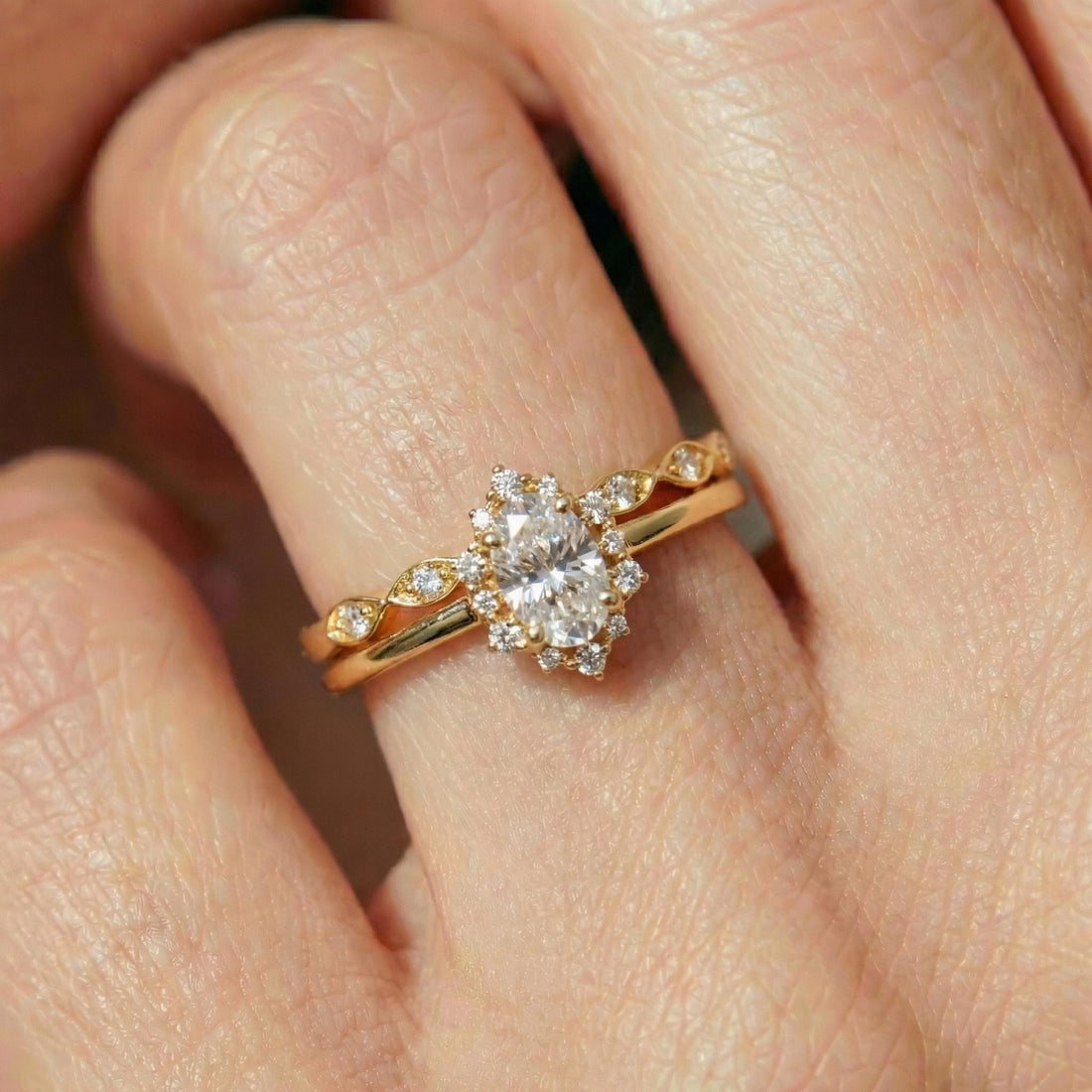 0.60ct Diamond Engagement Ring Set, 18K Solid Gold Vintage Halo Wedding Ring for Women, Oval Bridal Set April Birthstone