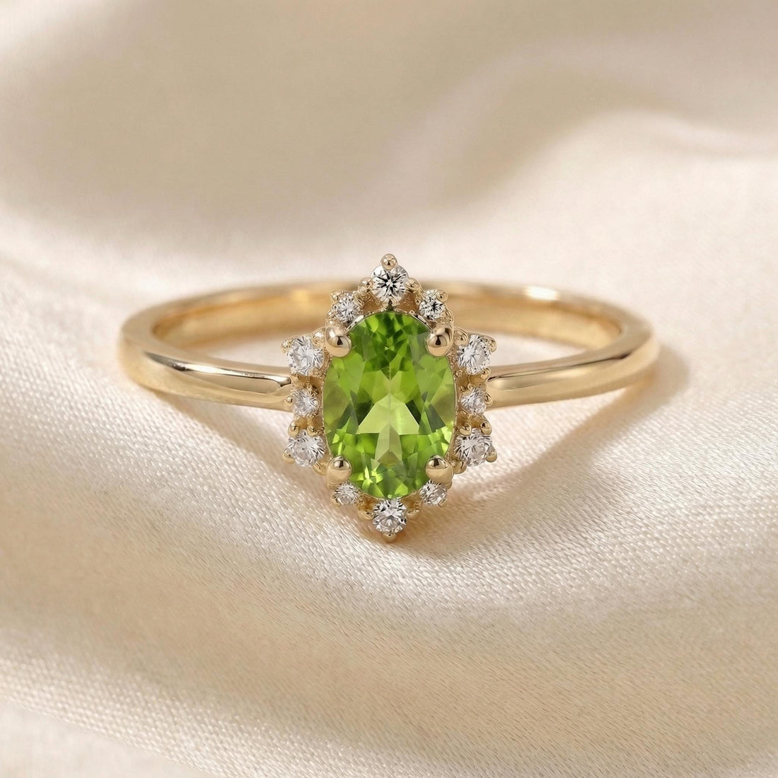 0.60ct Peridot Engagement Ring Set, 18K Solid Gold Vintage Halo Wedding Ring for Women, Oval Bridal Set August Birthstone