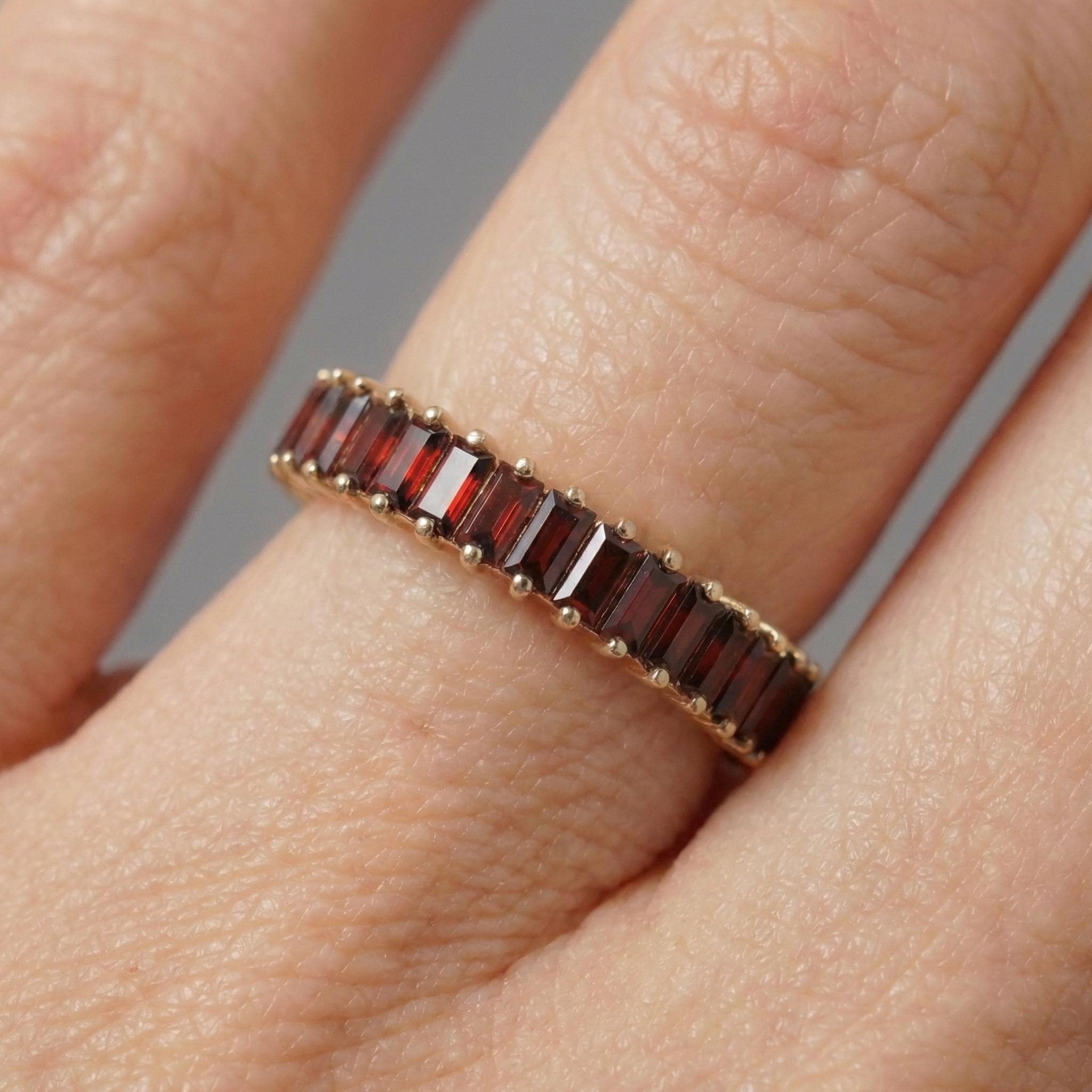 Baguette Garnet Wedding Band, 18K Gold Stackable Ring, Promise Ring Gift for Women, January Birthstone