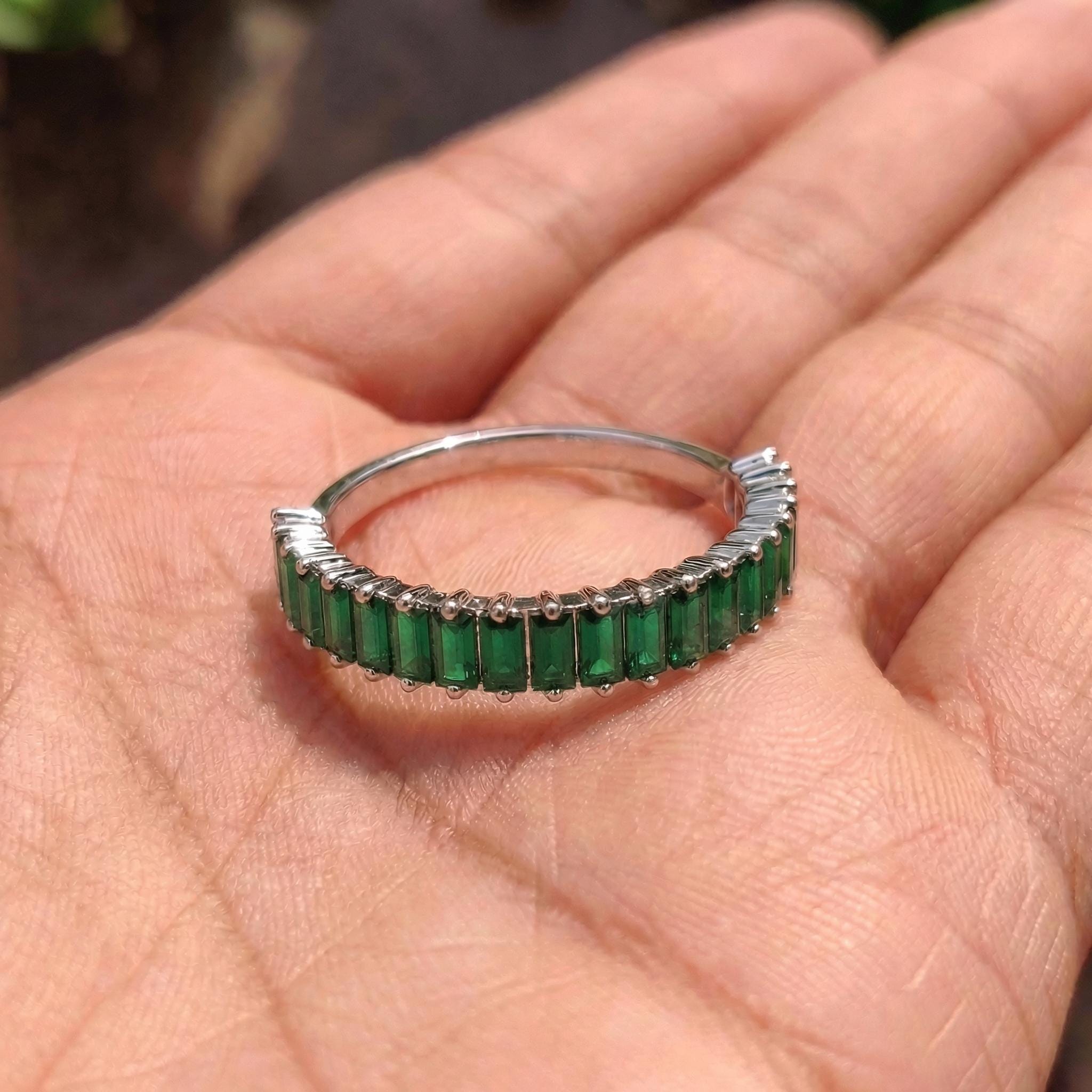 Baguette Emerald Wedding Band, 18K Gold Stackable Ring, Promise Ring Gift for Women, May Birthstone
