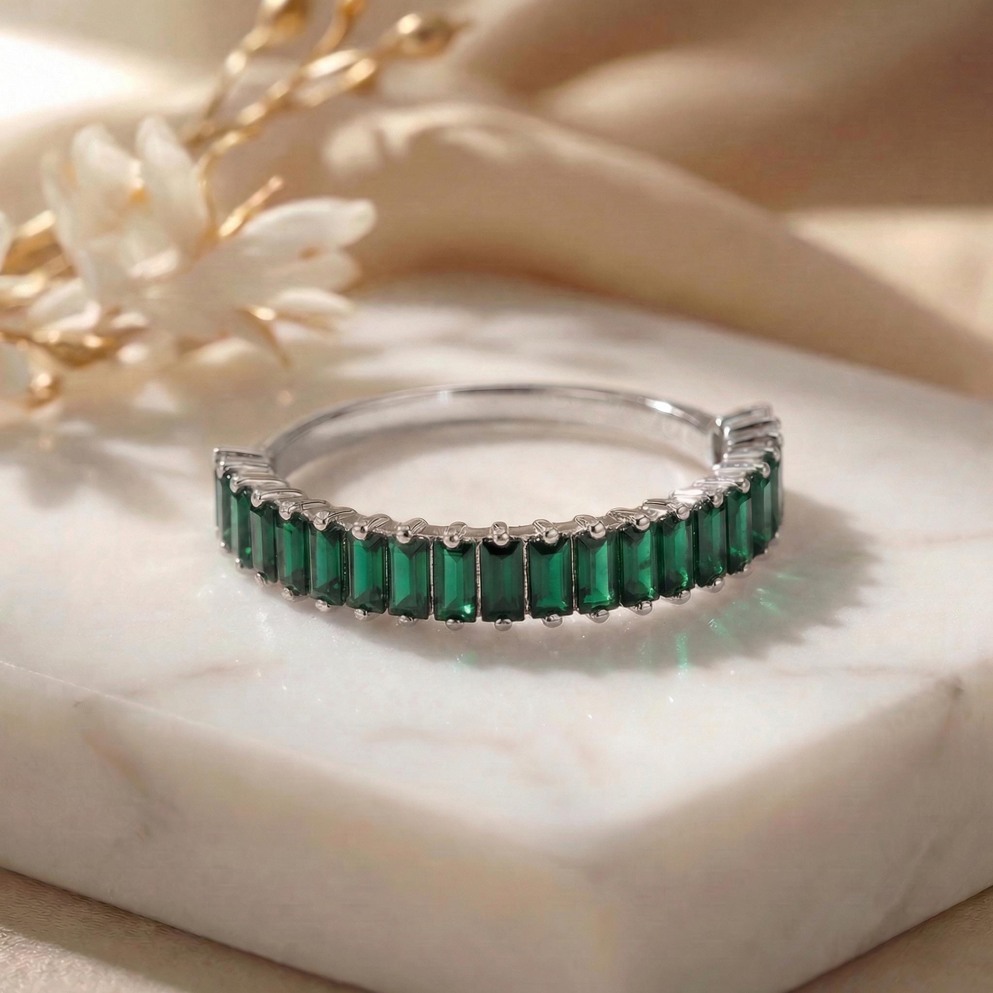 Baguette Emerald Wedding Band, 18K Gold Stackable Ring, Promise Ring Gift for Women, May Birthstone