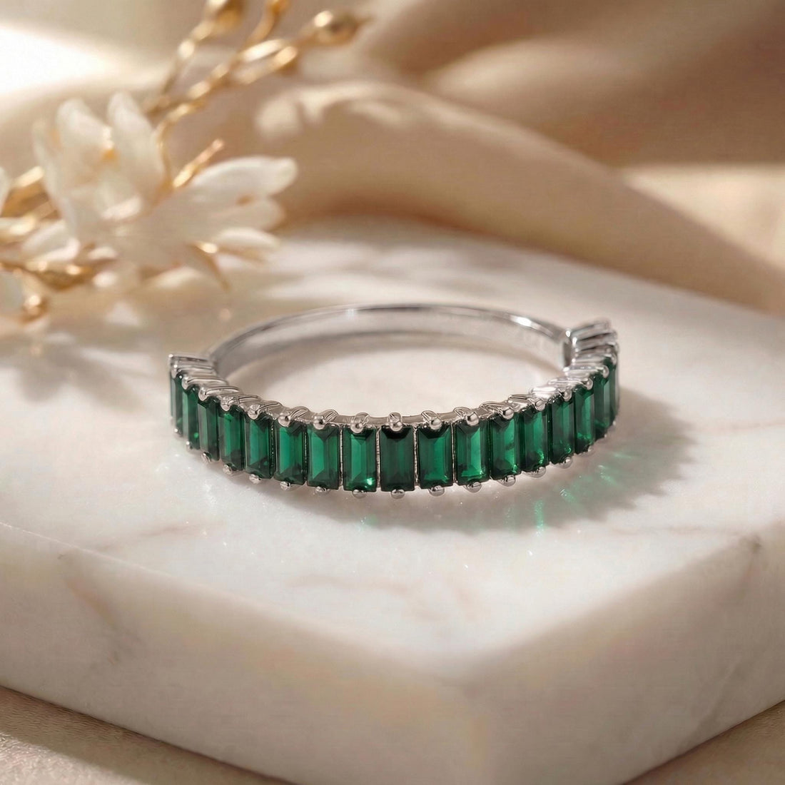 Baguette Emerald Wedding Band, 18K Gold Stackable Ring, Promise Ring Gift for Women, May Birthstone
