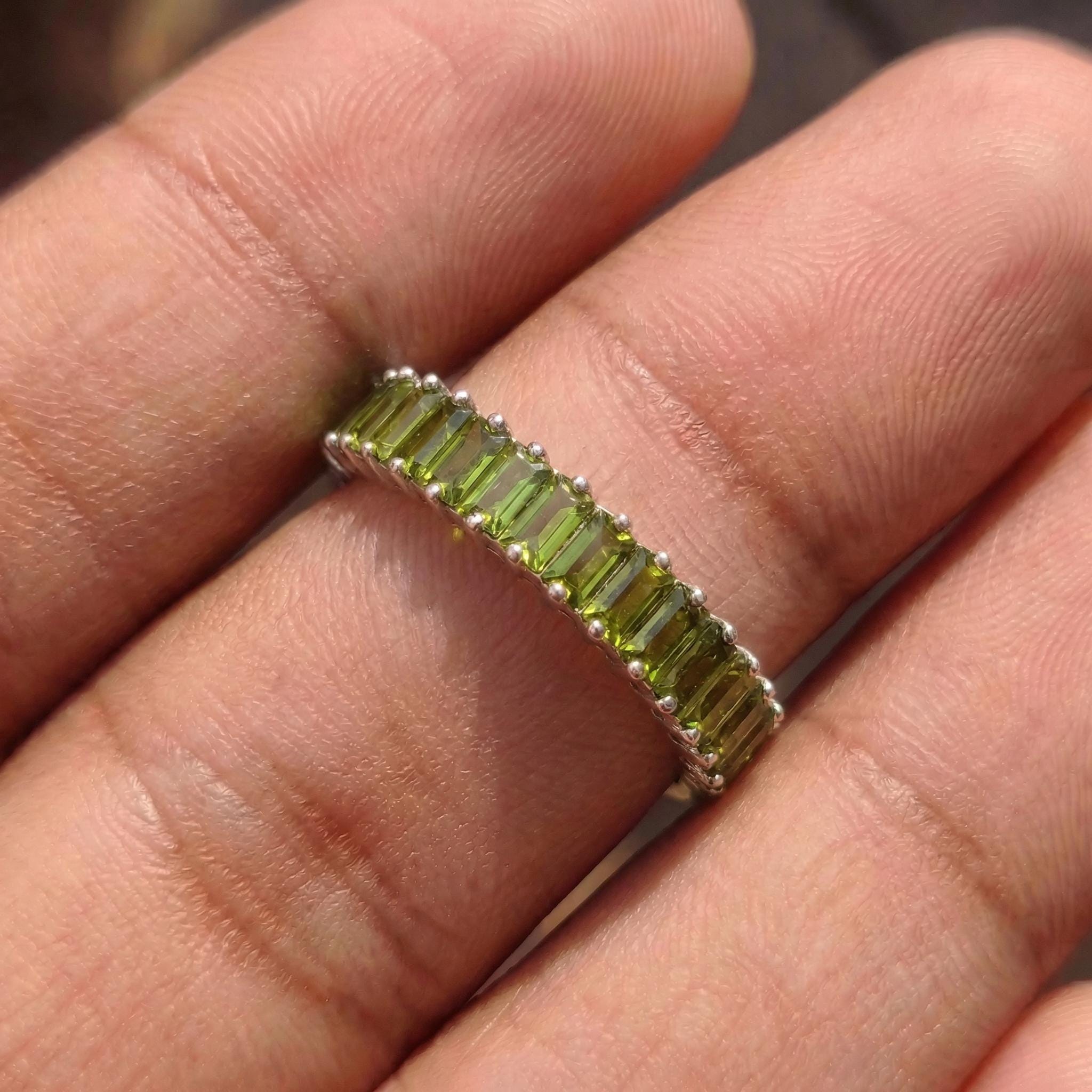 Baguette Peridot Wedding Band, 18K Gold Stackable Ring, Promise Ring Gift for Women, January Birthstone