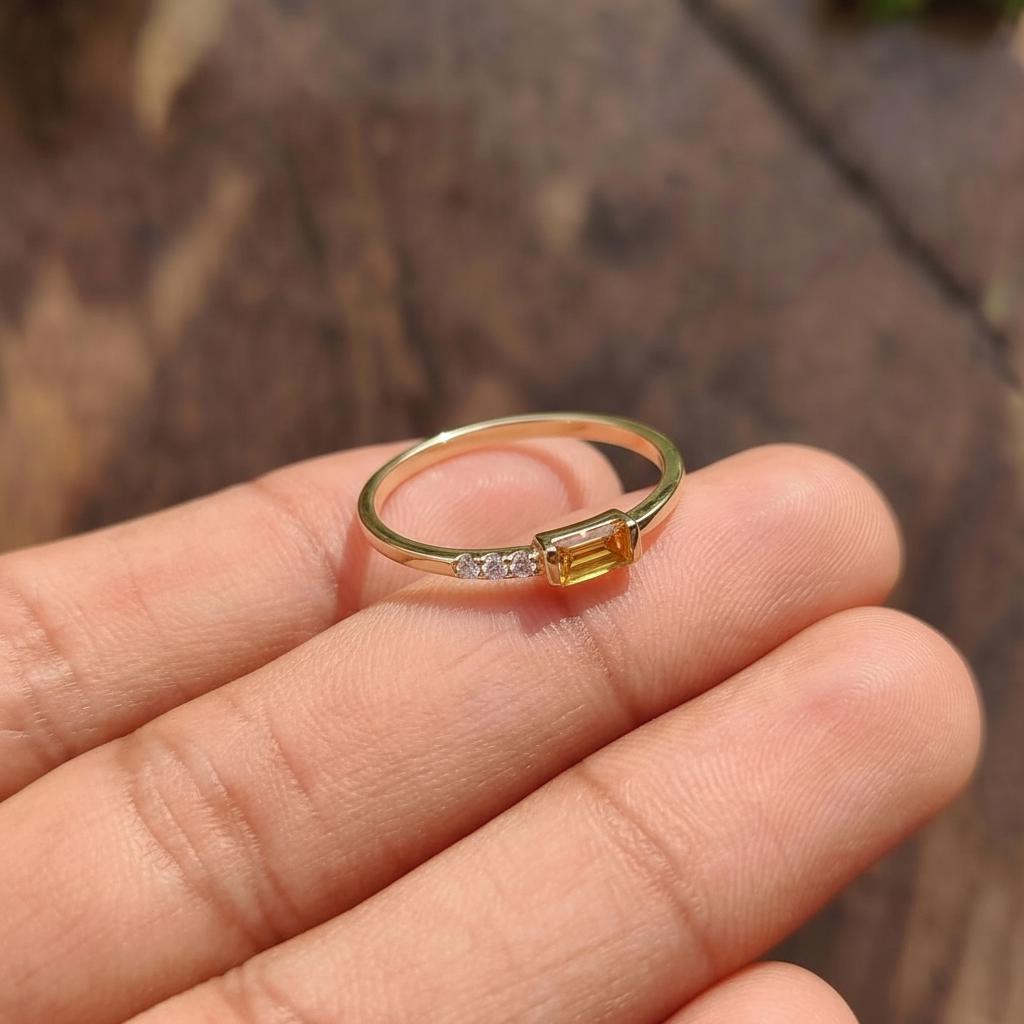 Dainty Baguette Citrine Ring, Minimalist November Birthstone Ring, Personalized Birthstone Band, Perfect Gift for Mom-Wife-Daughter