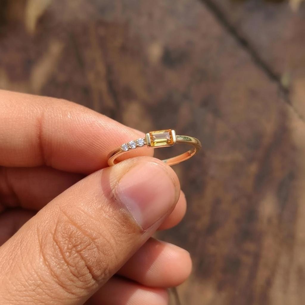 Dainty Baguette Citrine Ring, Minimalist November Birthstone Ring, Personalized Birthstone Band, Perfect Gift for Mom-Wife-Daughter