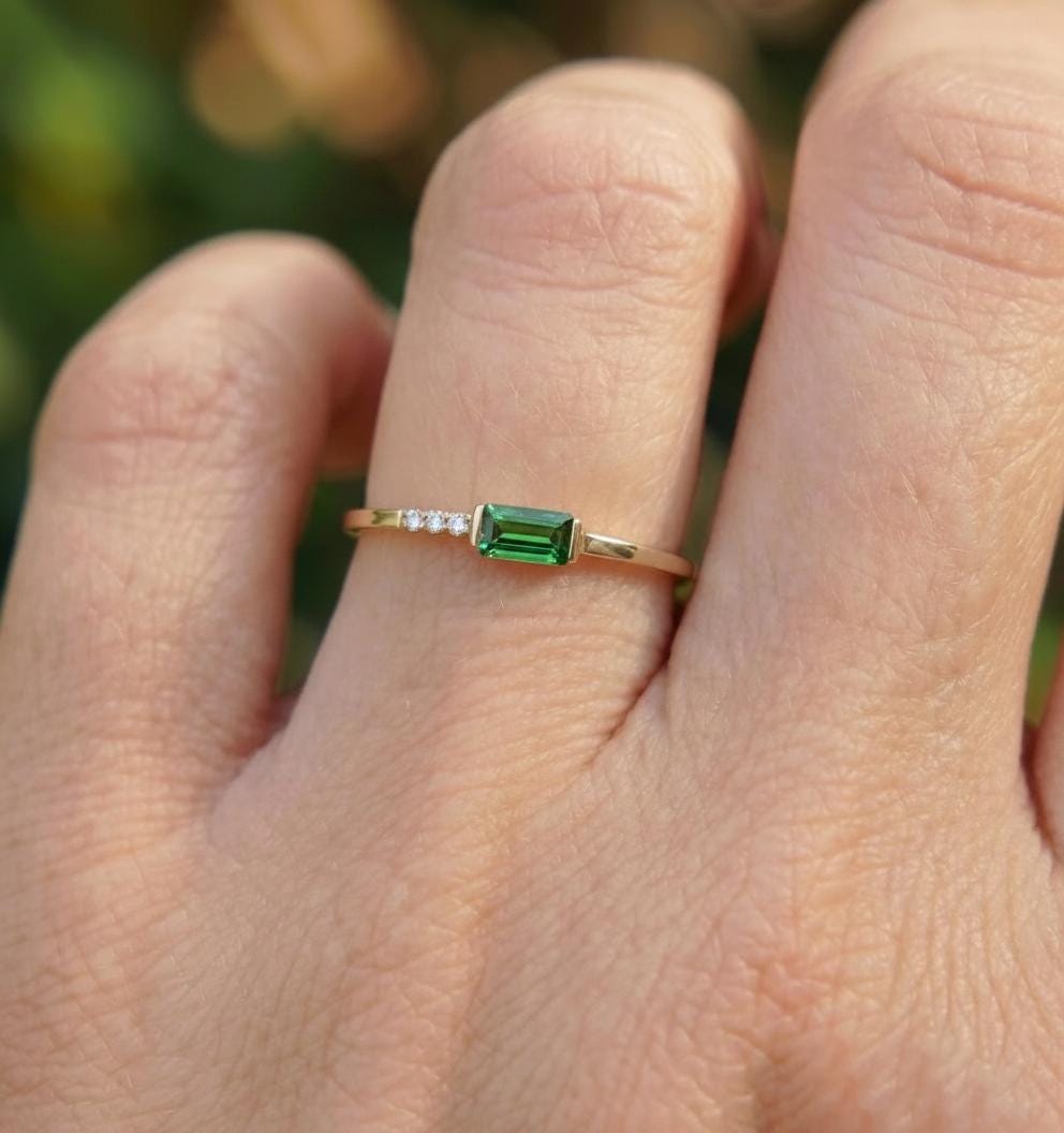 Dainty Baguette Green Sapphire Ring, Minimalist Birthstone Stacking Ring, September Birthstone Ring