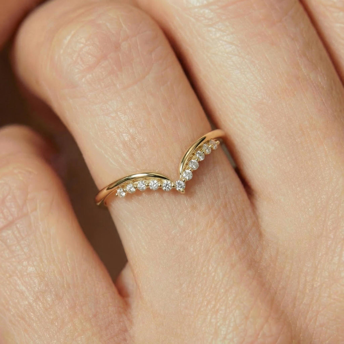Delicate Moissanite Curved Wedding Band, Curve Stacking Ring, Matching Wedding Ring Gift for Women, Crown Ring