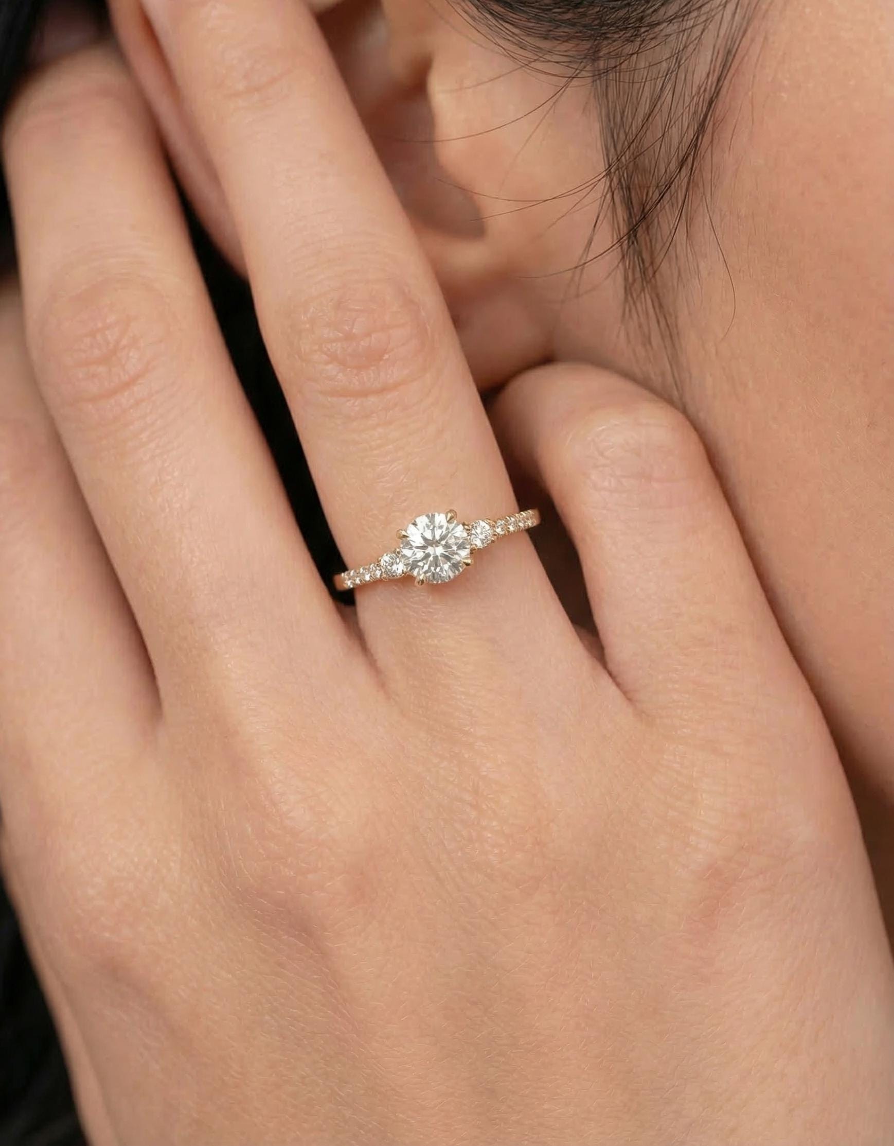 Three Stone Travel Ring, Round Cut 1ct Simulated Diamond Engagement Ring, Three Stone Ring, Dainty Gold Promise Ring, Bridal Ring For Her