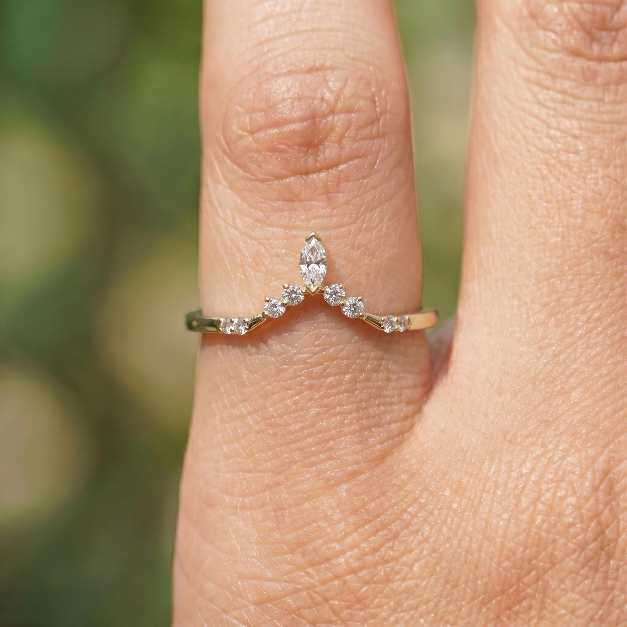 Moissanite Curved Wedding Band, Art Deco 10K/14K Solid Gold Ring, Chevron Stacking Band for Her, Minimalist Matching Band