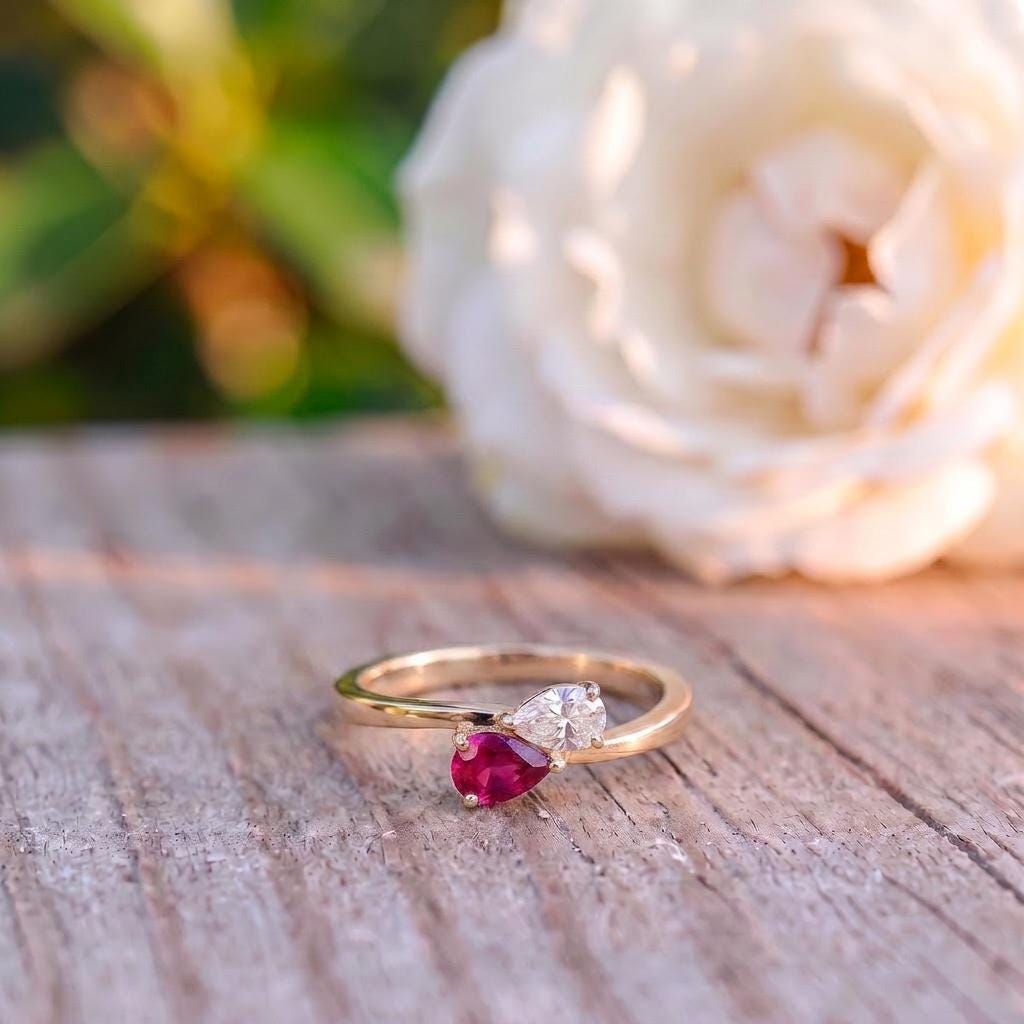 Pear Ruby & Diamond Ring, 14K Gold Bypass Two Stone Ring, Unique Engagement Anniversary Gift, Promise Ring Toi et Moi Style