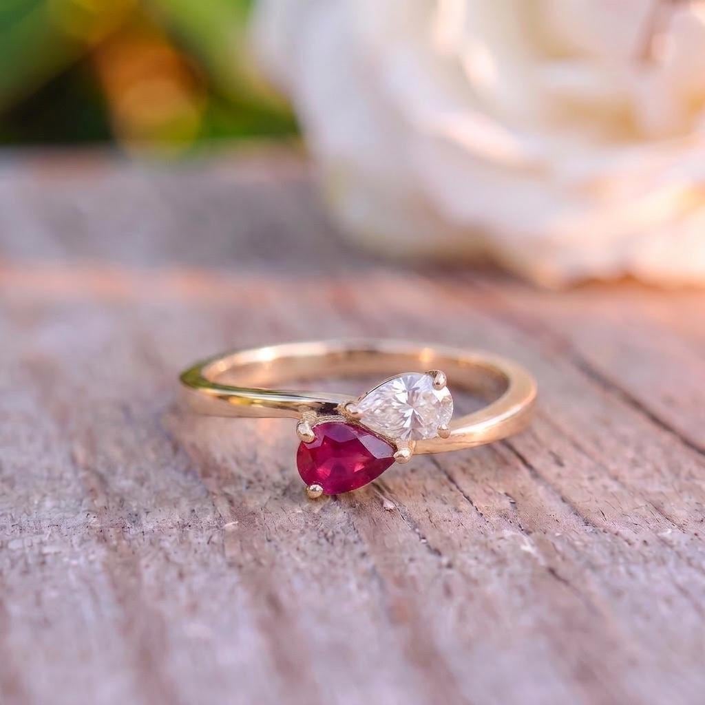 Pear Ruby & Diamond Ring, 14K Gold Bypass Two Stone Ring, Unique Engagement Anniversary Gift, Promise Ring Toi et Moi Style